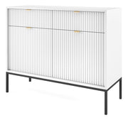 Zweiturige Kommode Vellore 104 cm weiß mit gerillten Fronten und goldenen Griffen
