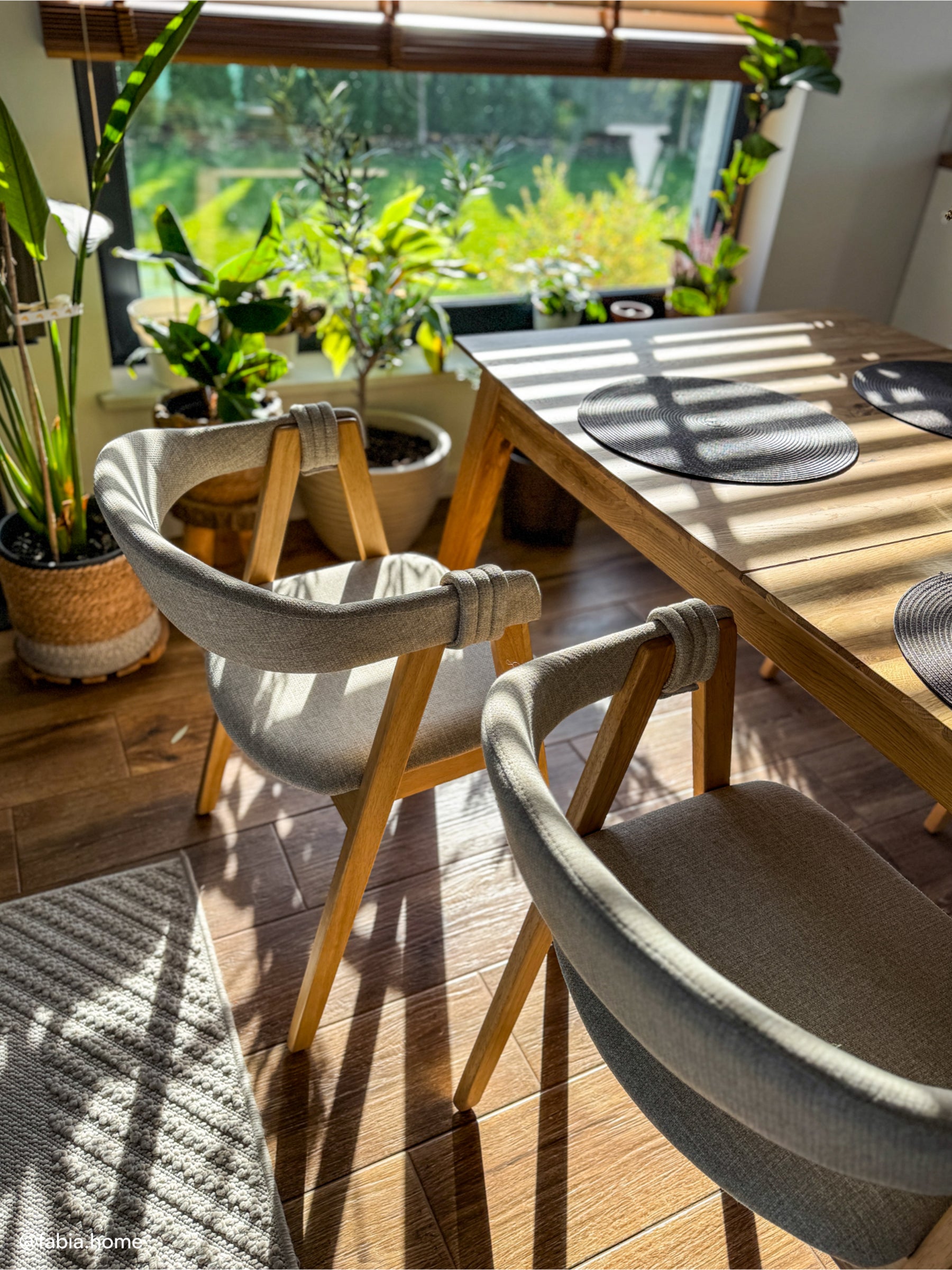 Holzstuhl für das Esszimmer Inneles in natürlicher Eiche/beige