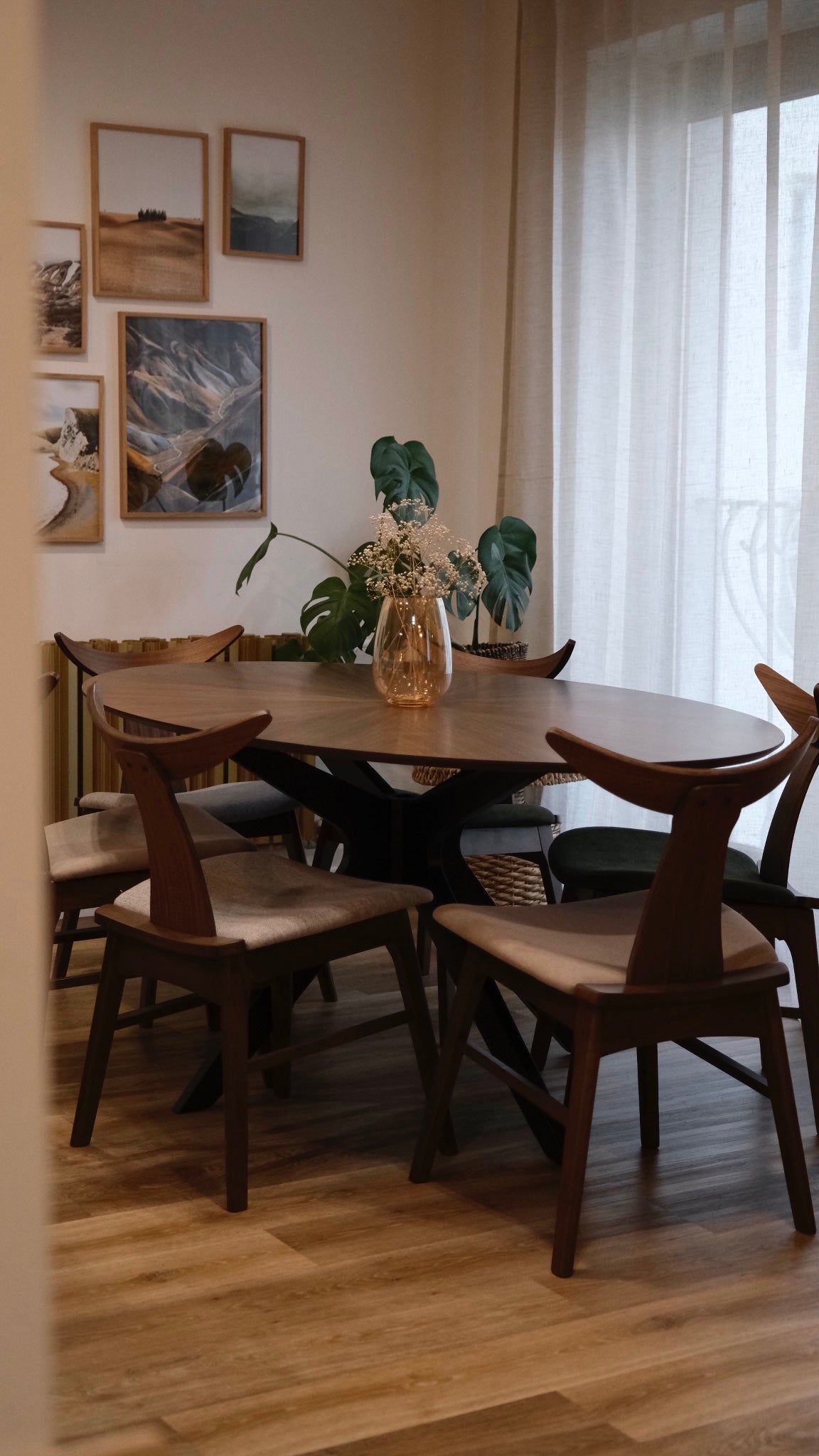 Ovaler Tisch Odilio 180x110 cm Nussbaum