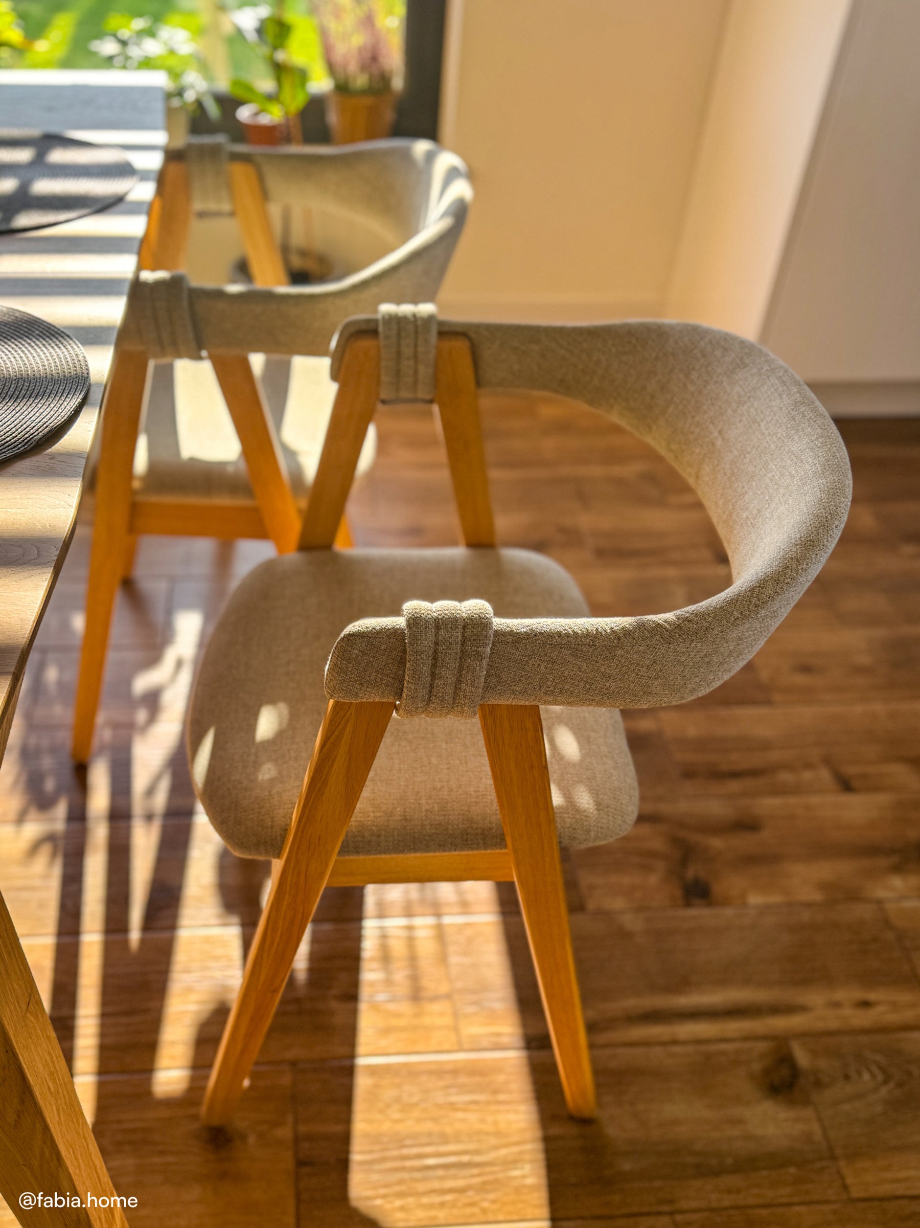 Holzstuhl für das Esszimmer Inneles in natürlicher Eiche/beige