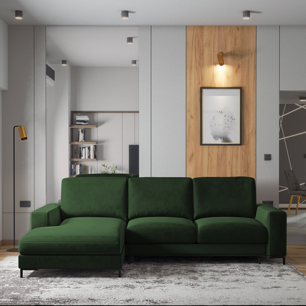Ecksofa mit Schlaffunktion Mokpeo, L-förmig, mit zwei Stauraumfächern, schwarze Füße, samtiges Flaschengrün, linksseitig