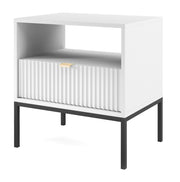 Nachttisch Vellore 54 cm weiß mit geriffelter Front und goldenem Griff