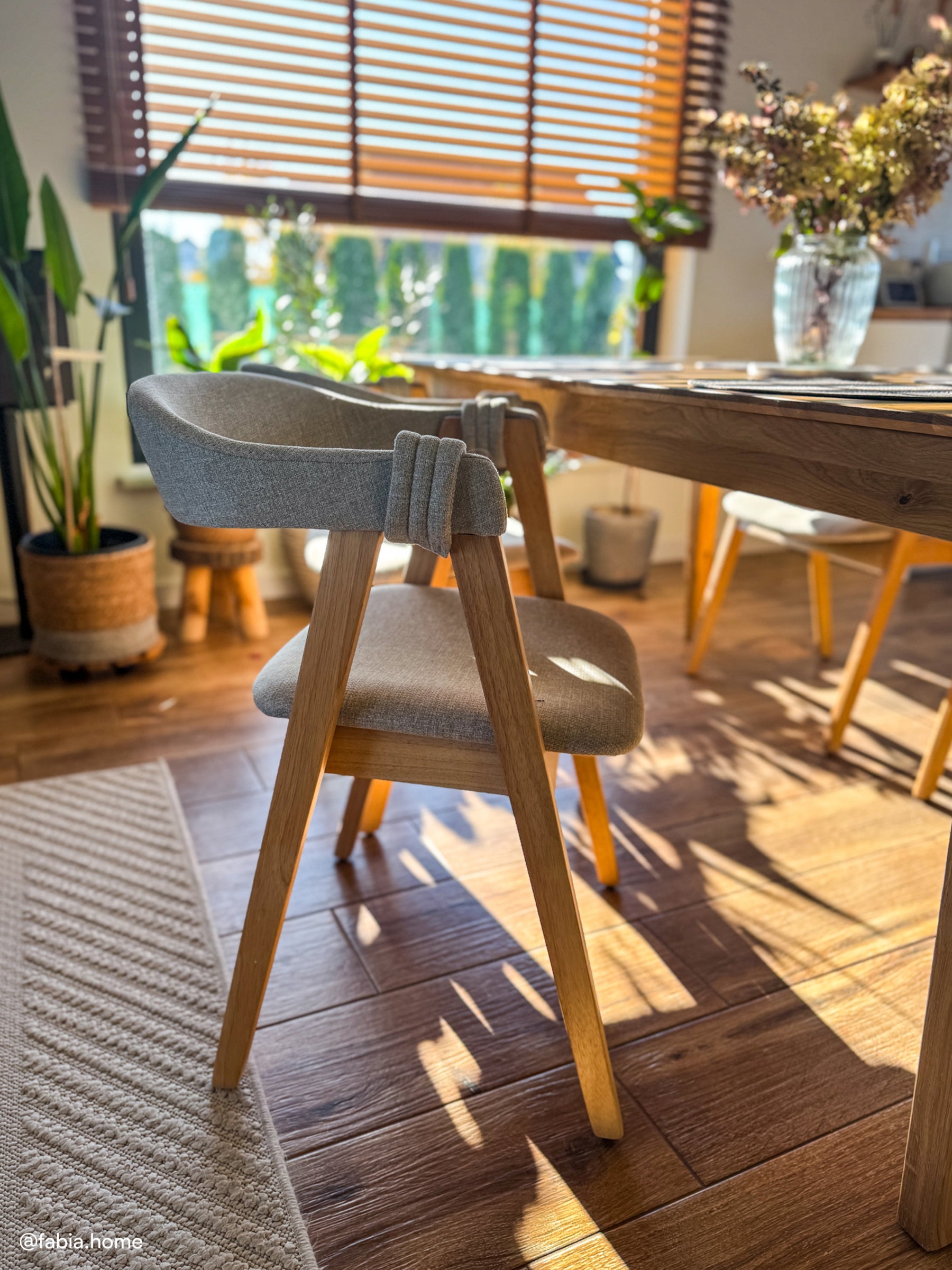 Holzstuhl für das Esszimmer Inneles in natürlicher Eiche/beige