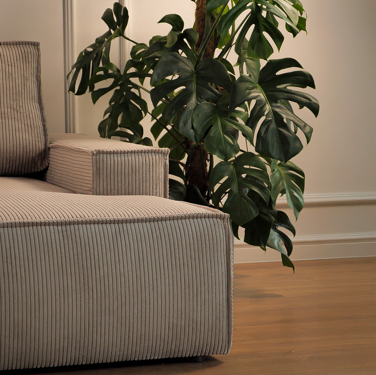 Ecksofa mit Schlaffunktion Farese Mini, L-förmig, rechtsseitig, mit Stauraum, beige Cordstoff