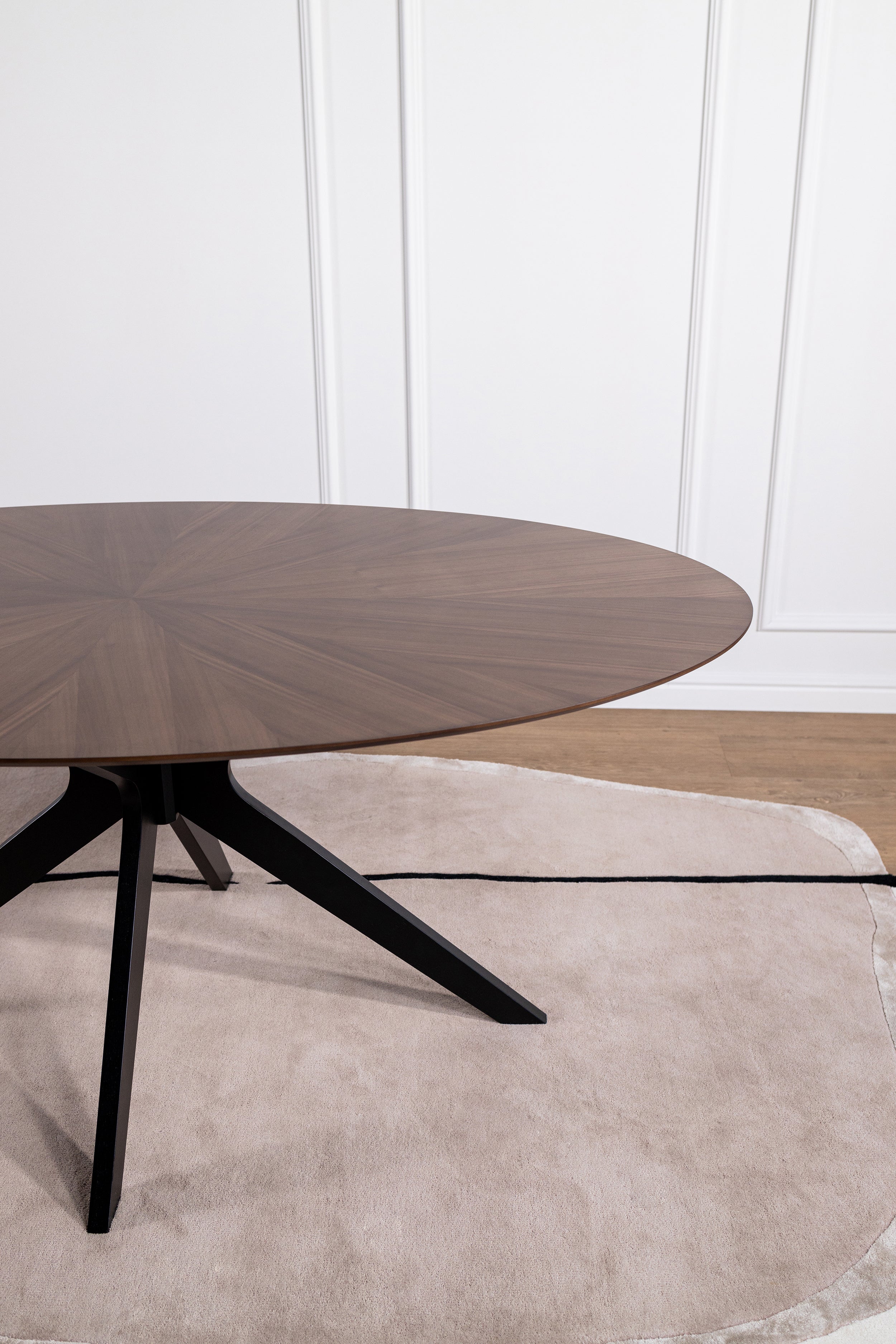 Ovaler Tisch Odilio 180x110 cm Nussbaum