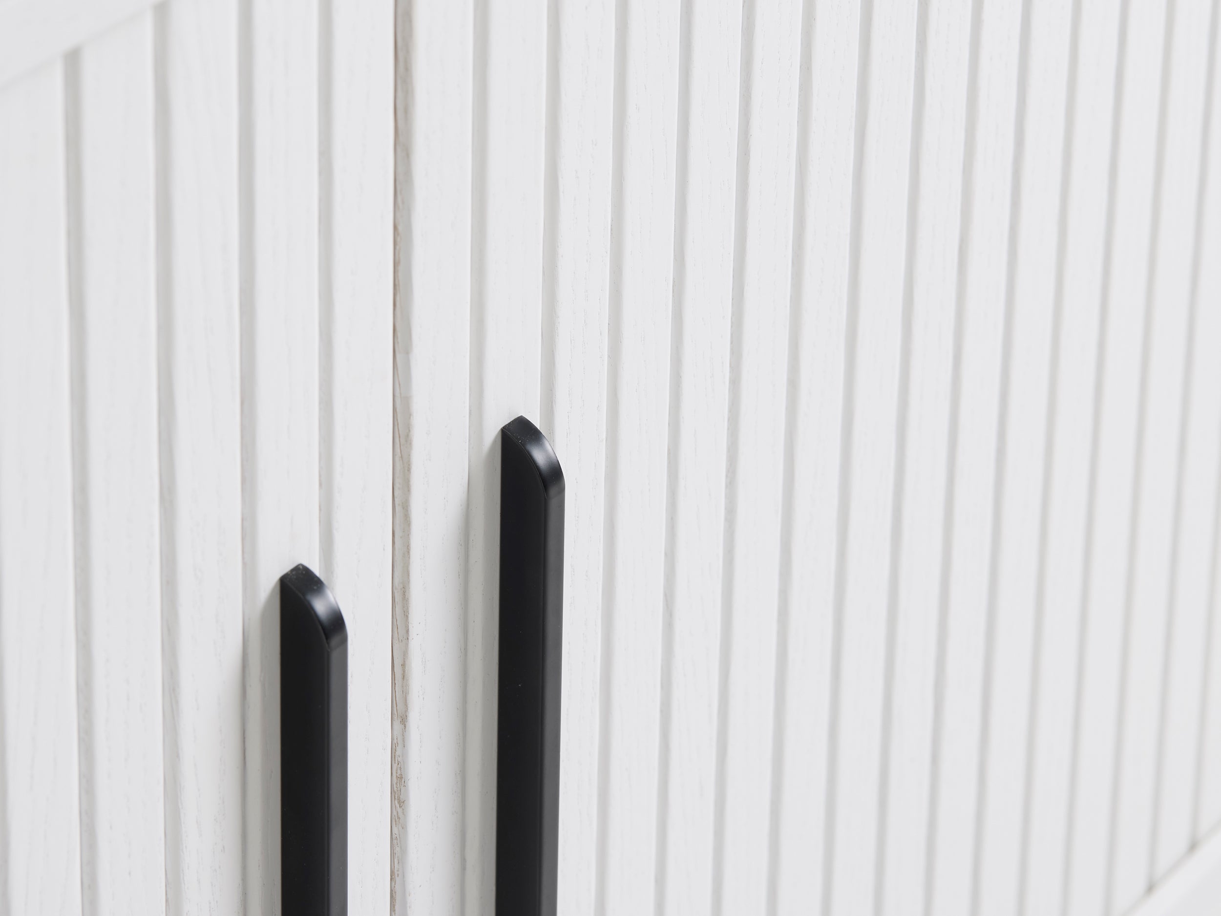 Kommode Gativel 120 cm weiße Lamellen
