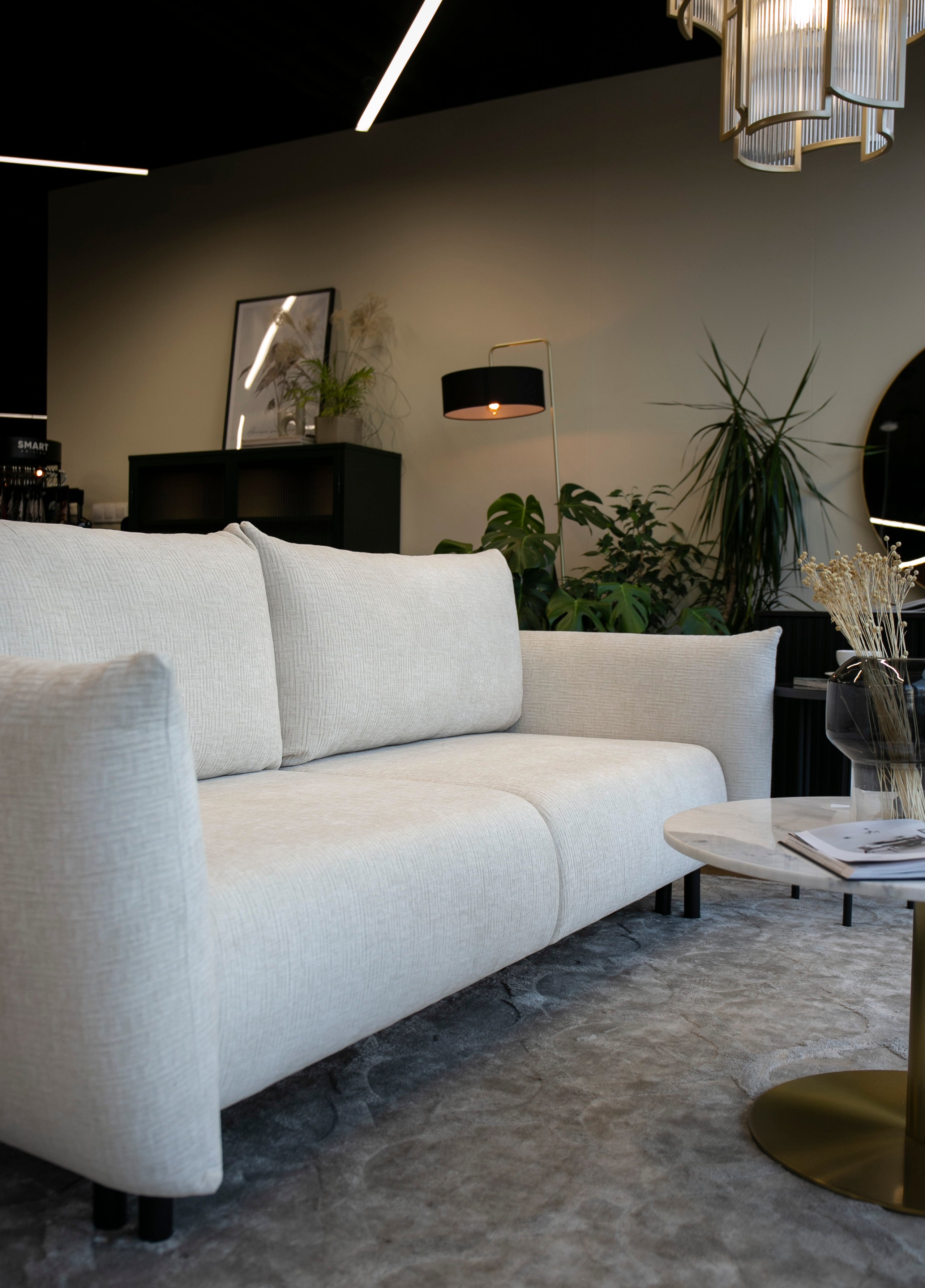 Dreisitziges ausklappbares Sofa Candeiro mit Stauraum, cremefarbenes Chenille