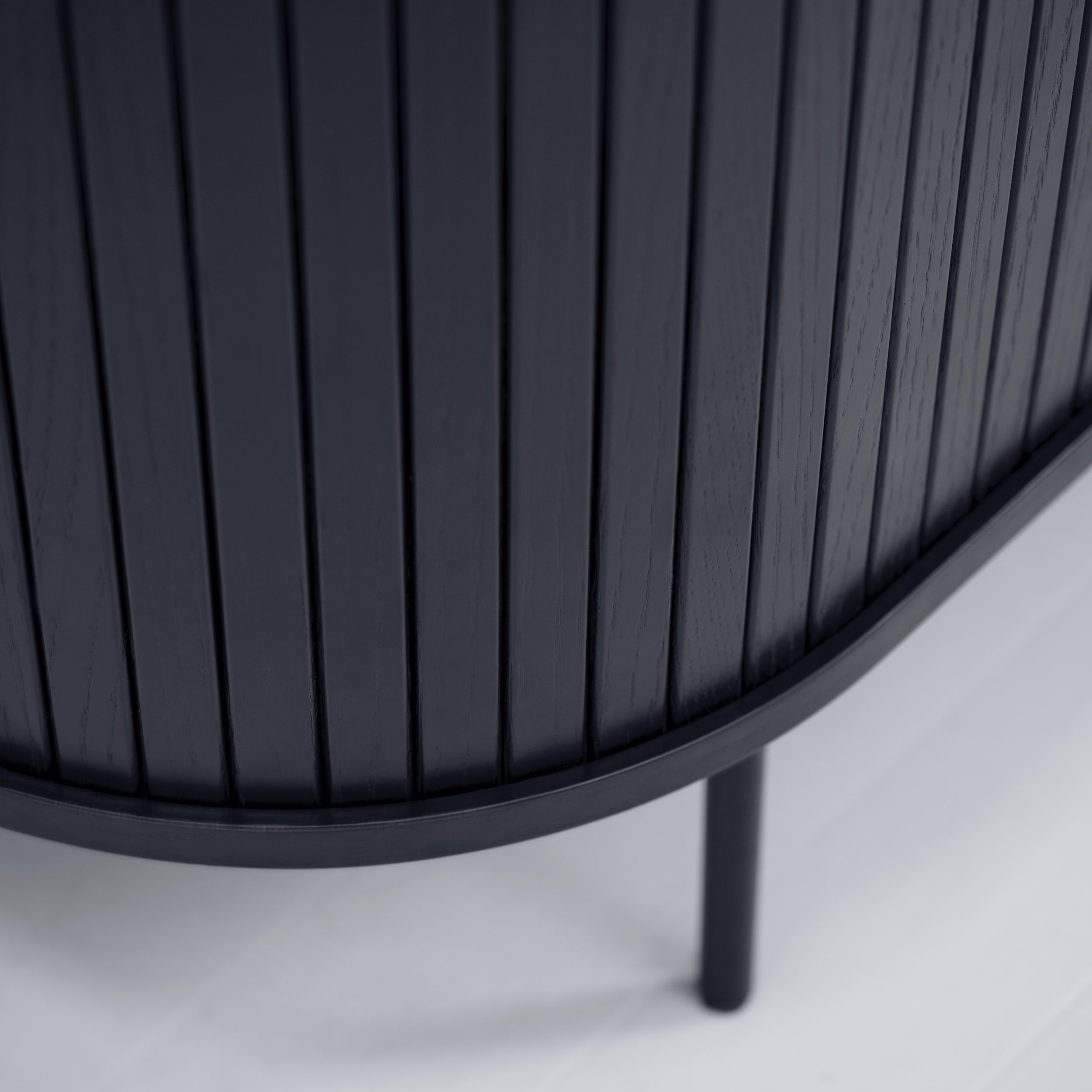 Kommode Gativel 140x76 cm Lamellen Eiche Schwarz