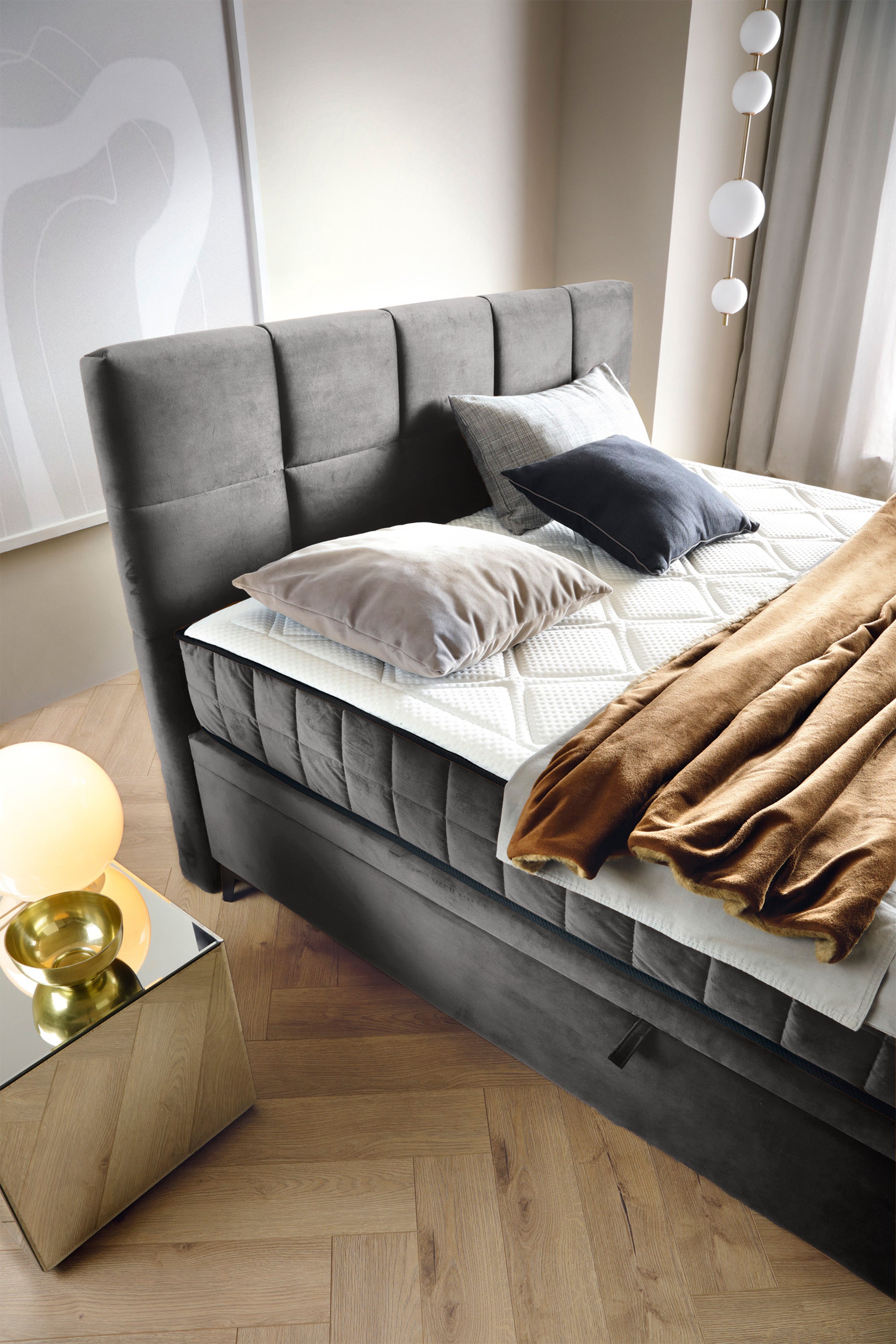Kontinentales Bett 160x200 cm Beriano mit Stauraum und Matratze, aschgrauer Samt