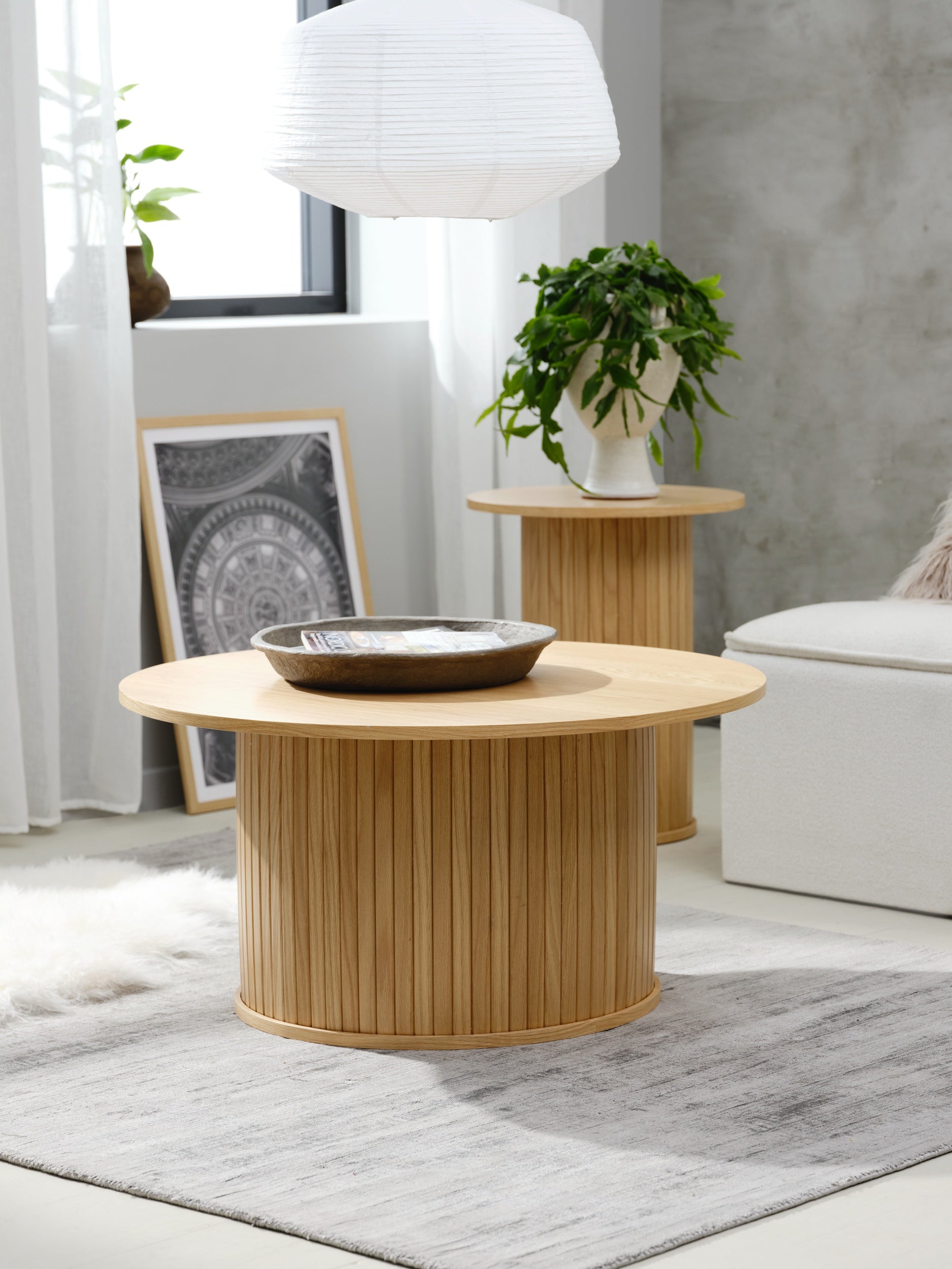Runder Holztisch Gativel 90 cm mit runder Lamellenbasis, natur Eiche