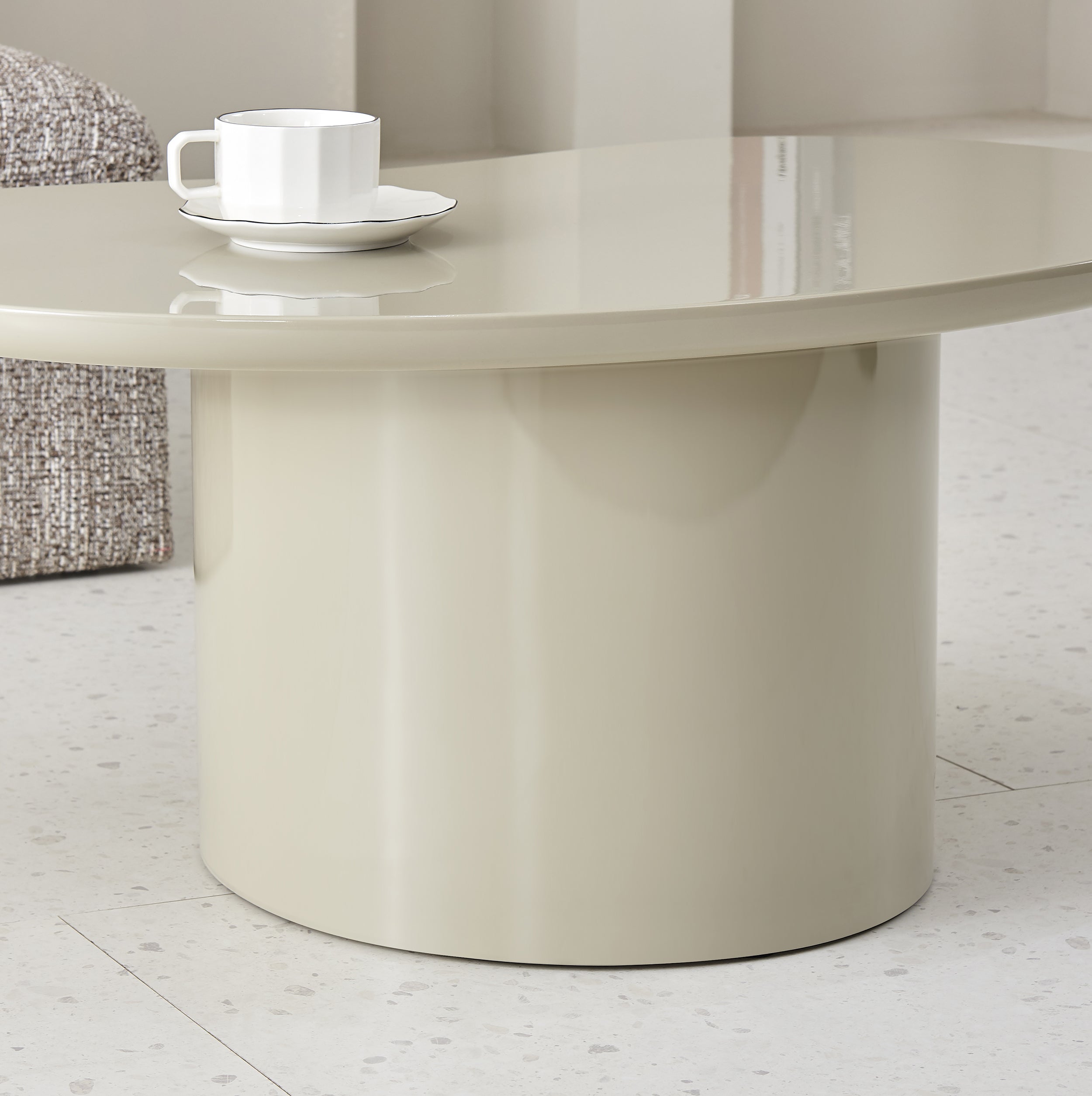 Atiously Couchtisch 84x53 cm creme Hochglanz