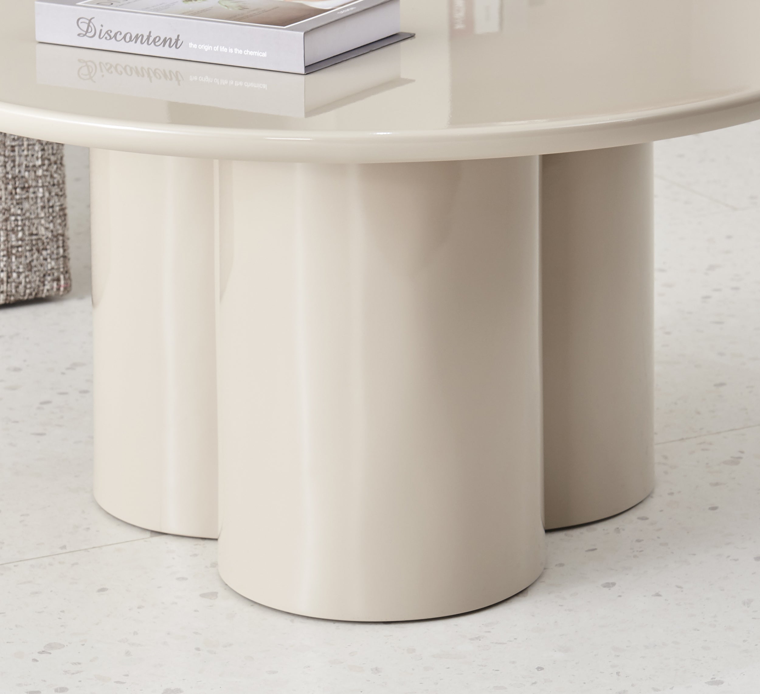 Runder Couchtisch Roulness 80 cm, hellbeige, hoher Glanz