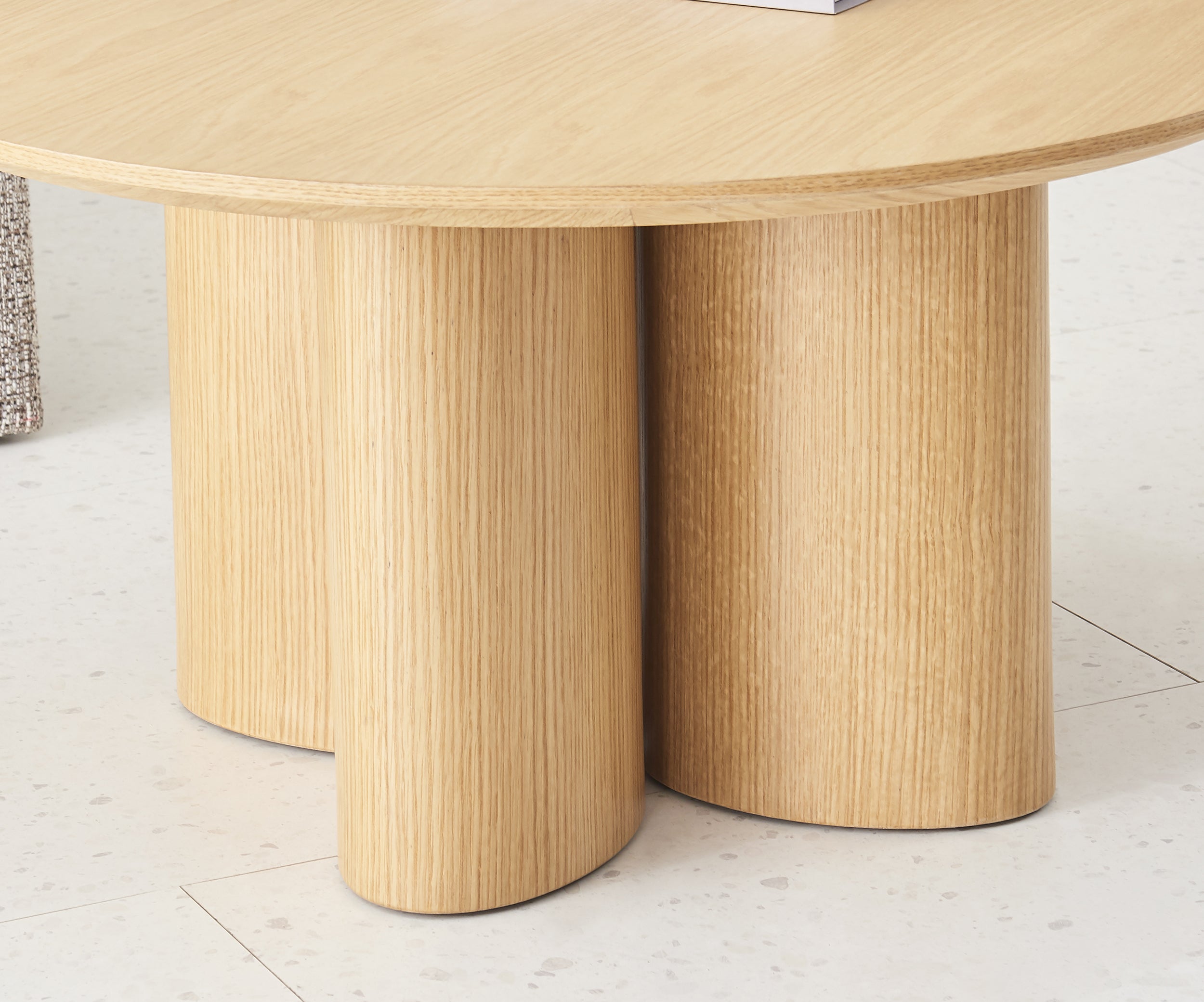 Runder Couchtisch Etially 80 cm in natürlicher Eiche Furnier
