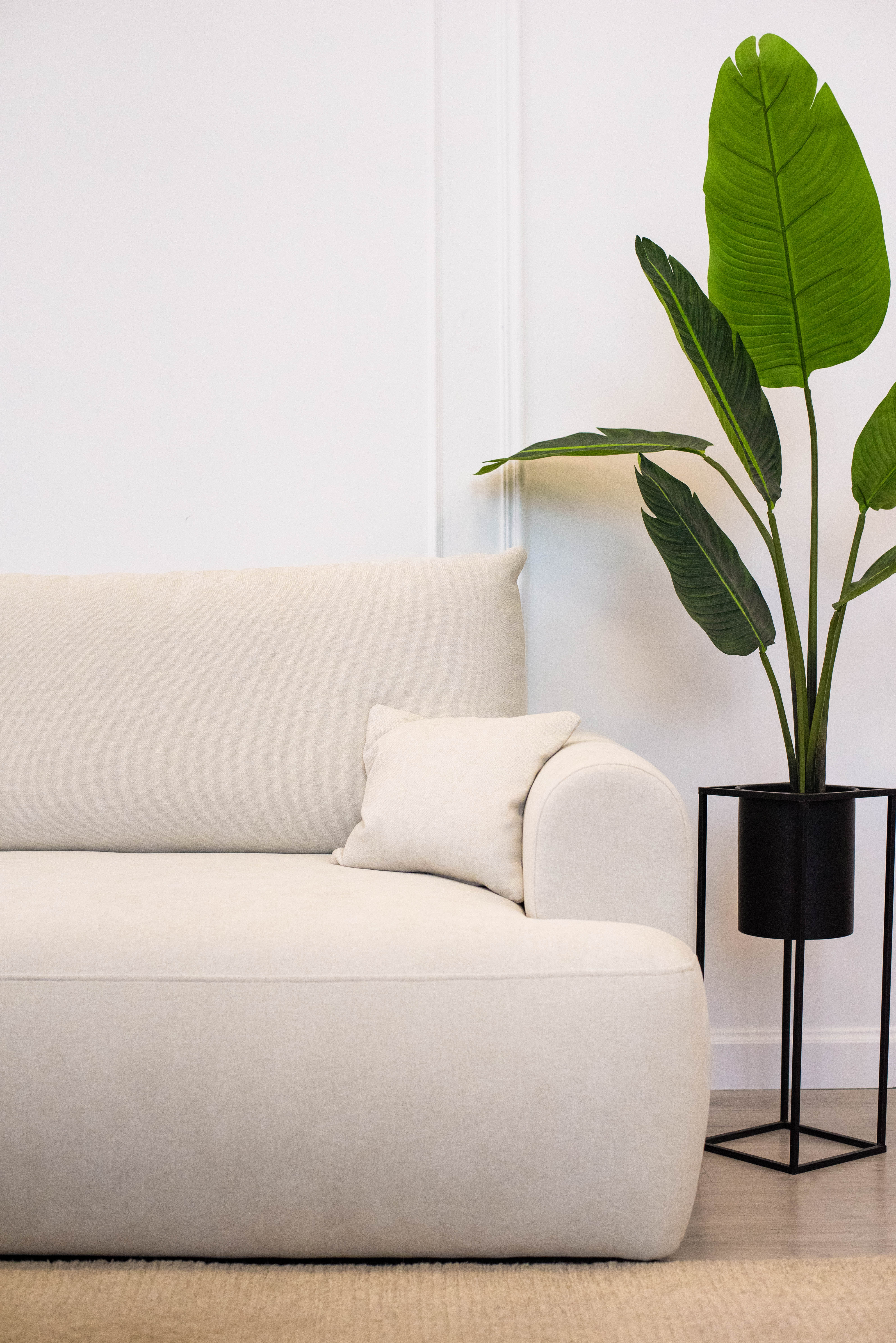Ecksofa mit Schlaffunktion Ovo mini, L-förmig, linksseitig, mit Stauraum, cremefarben, pflegeleichter Chenille-Stoff