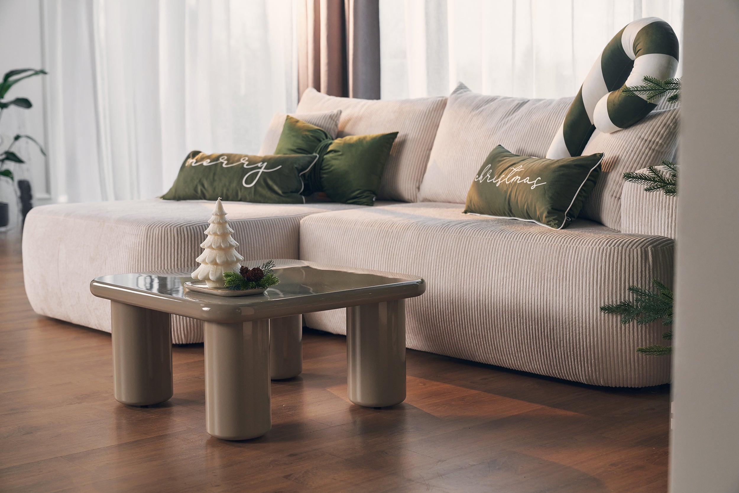 Vellity Couchtisch 70x70 cm beige Hochglanz