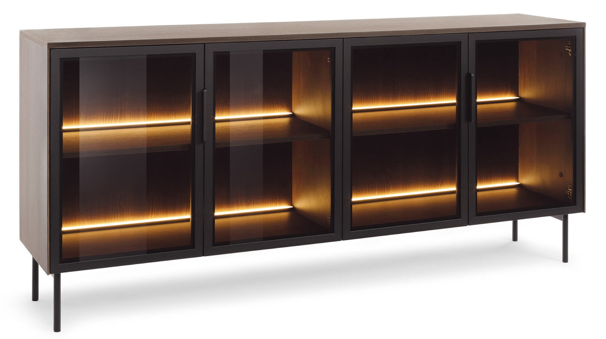 Vierteilige Glaskommode Lumi mit Beleuchtung, 181 cm, Eiche Dunin – Selsey EU