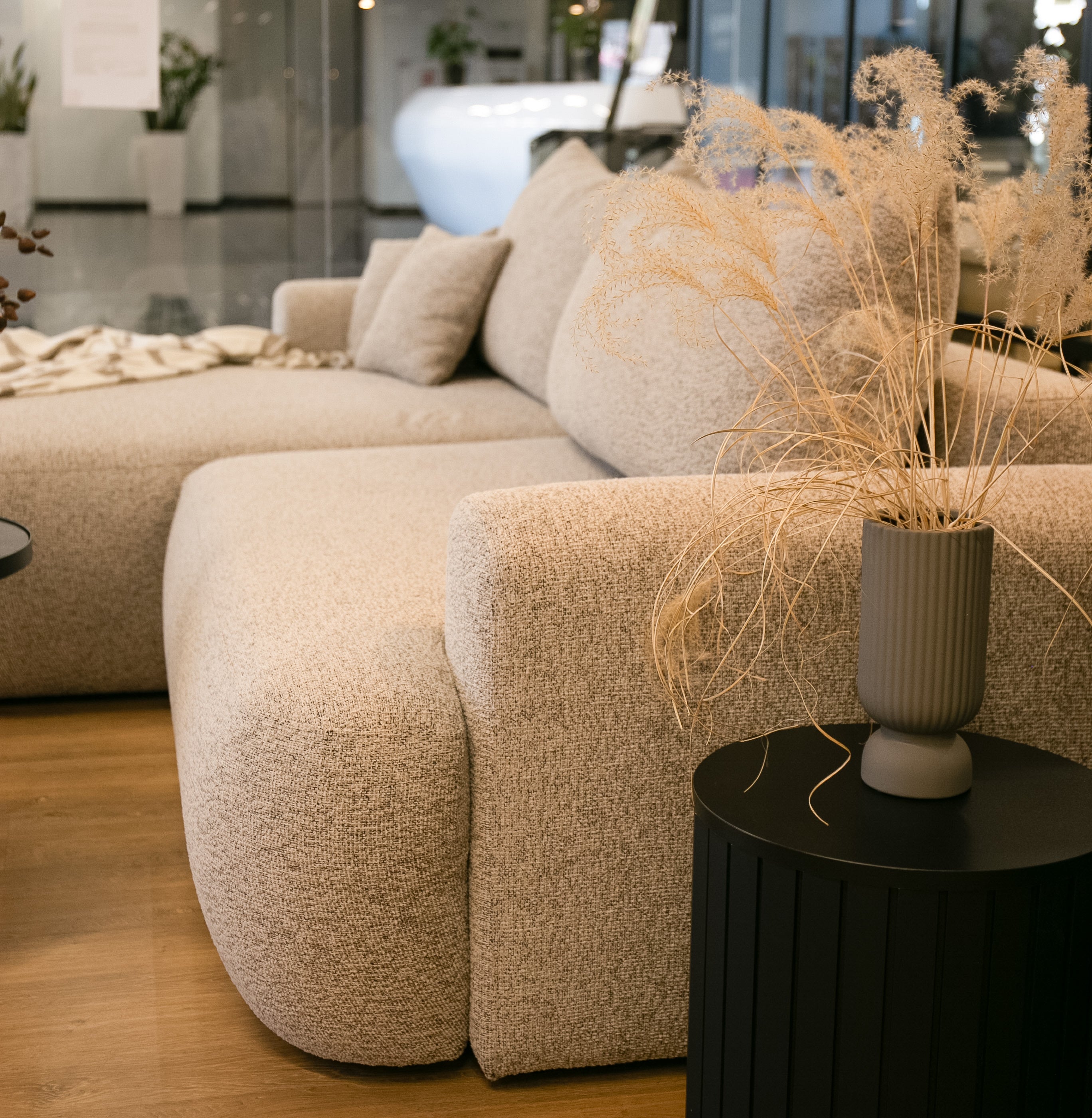 Ecksofa mit Schlaffunktion Ovo, L-förmig, hellgraues Geflecht, linksseitig