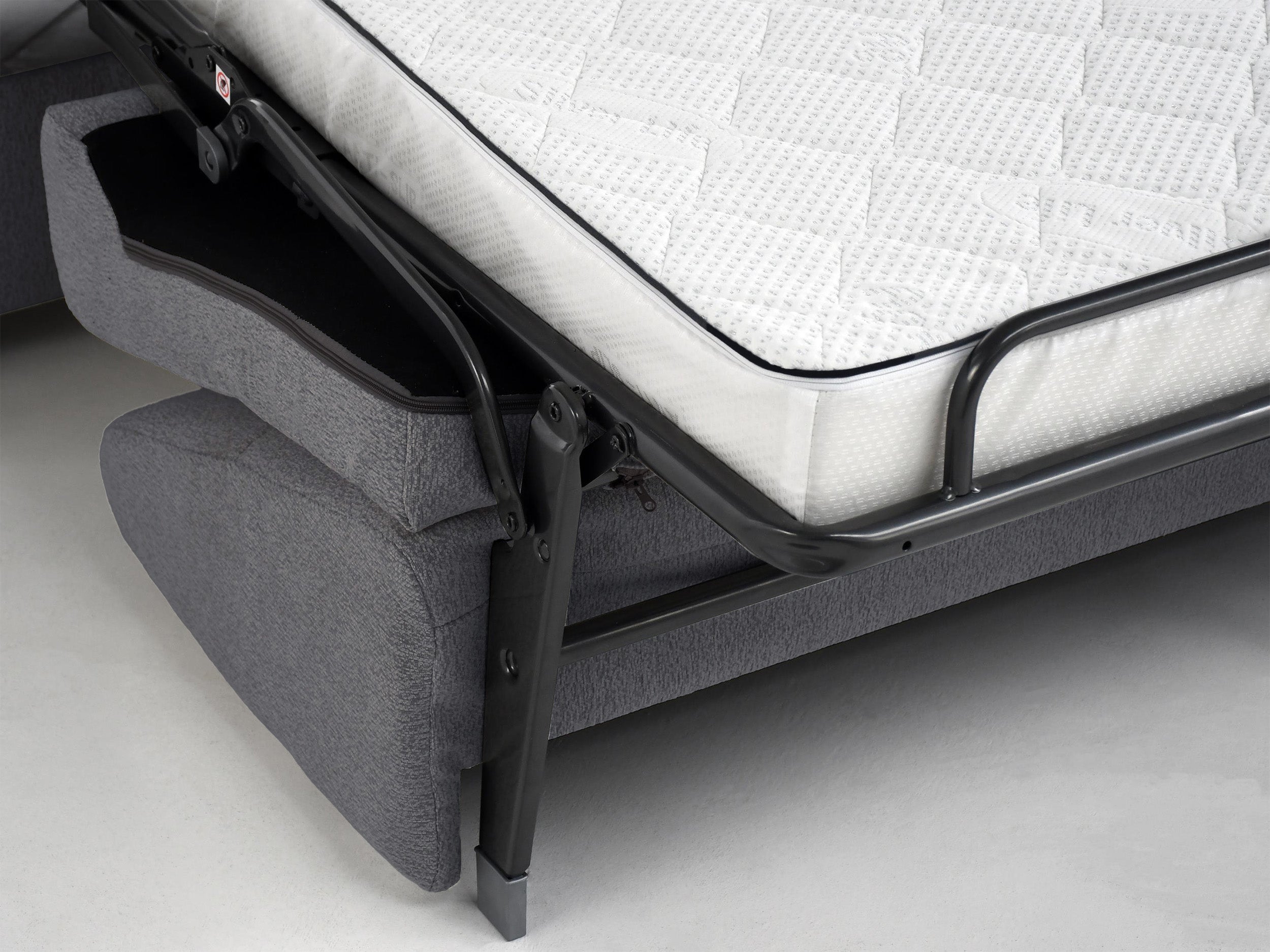 Dreisitziges ausklappbares Sofa Muvea 140 cm mit Stauraum und Matratze, italienisches Gestell, graphitfarbener Chenille-Bezug