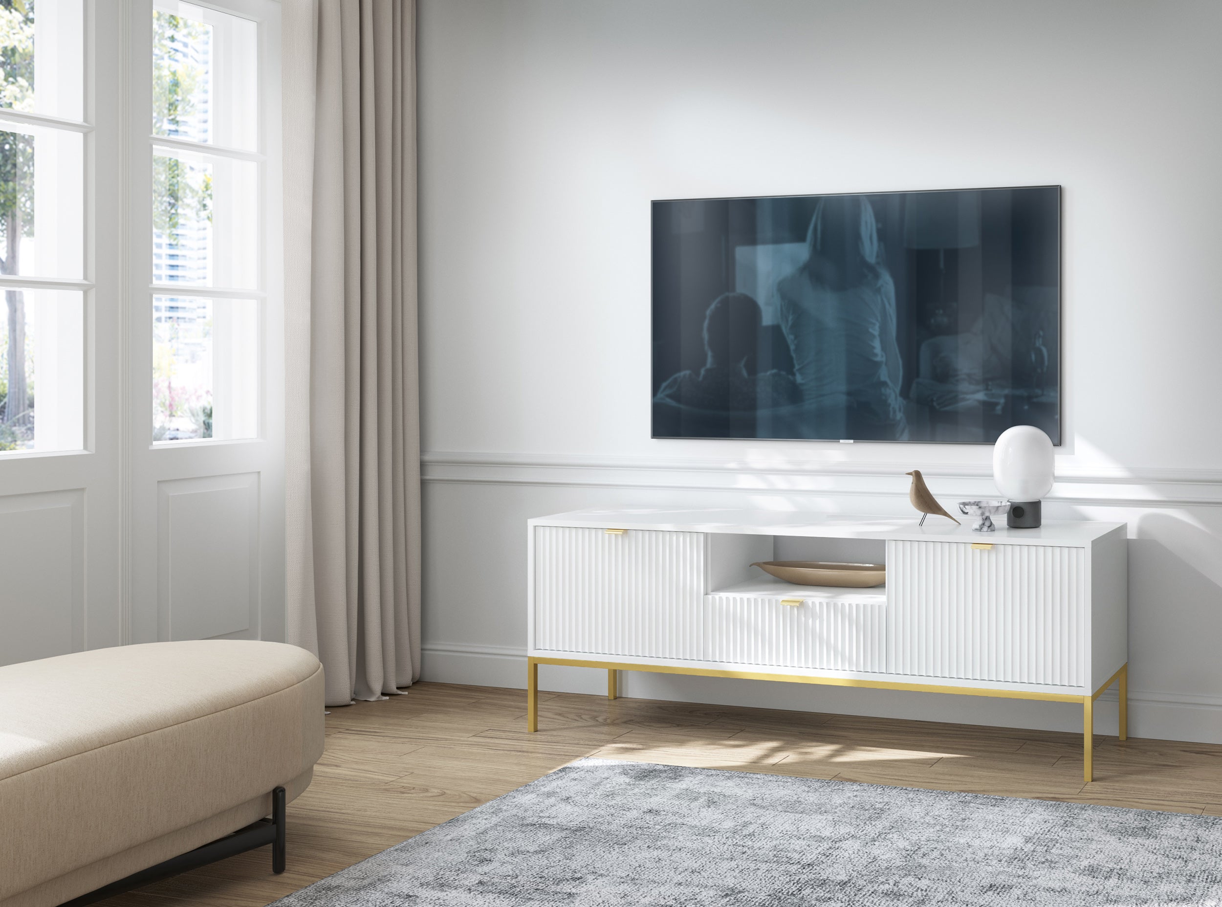 TV-Schrank Vellore 154 cm weiß mit gerillten Fronten und goldenem Gestell
