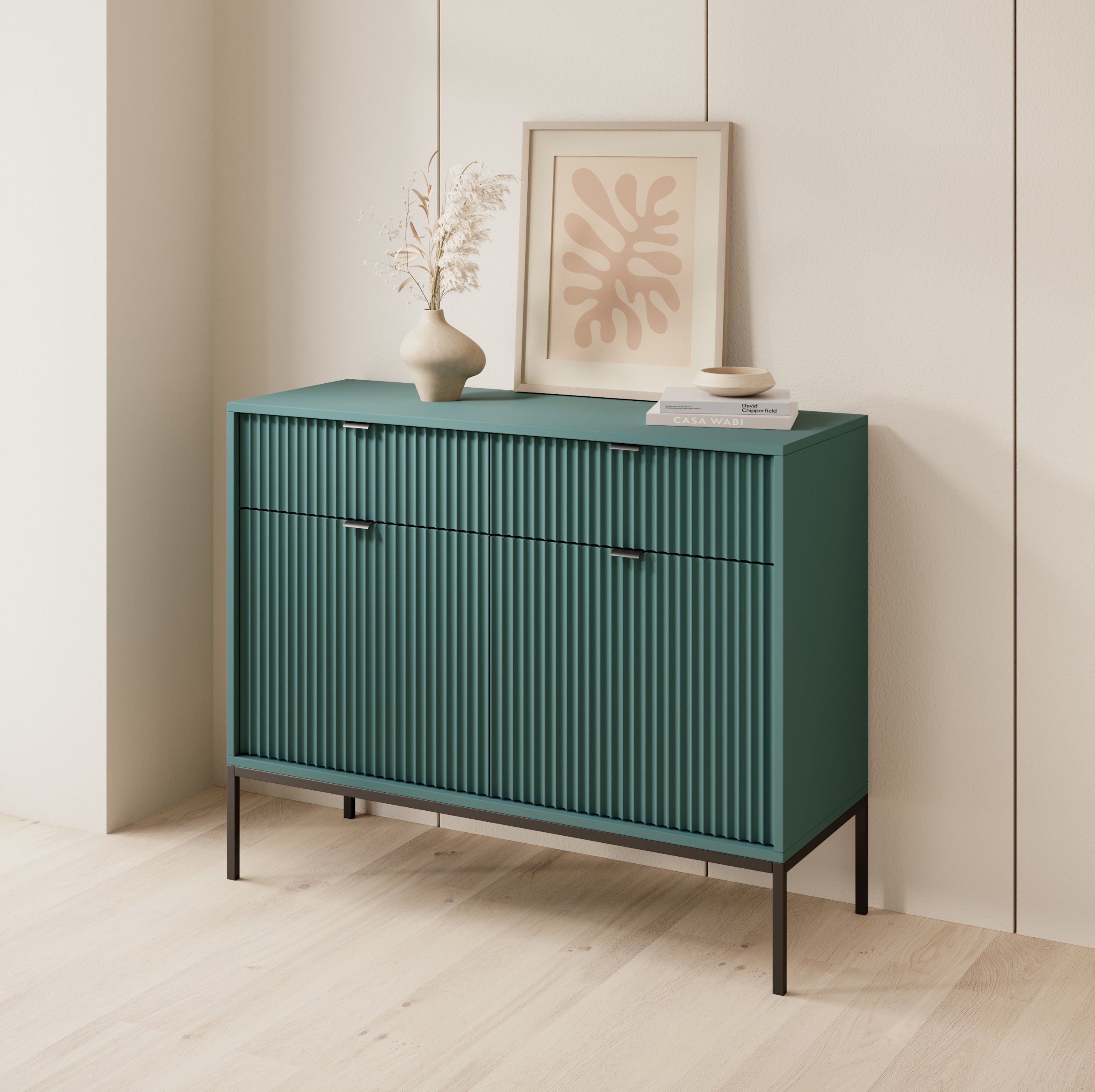 Zweittürige Kommode Vellore 104 cm grün mit geriffelten Fronten, schwarzen Griffen und Gestell