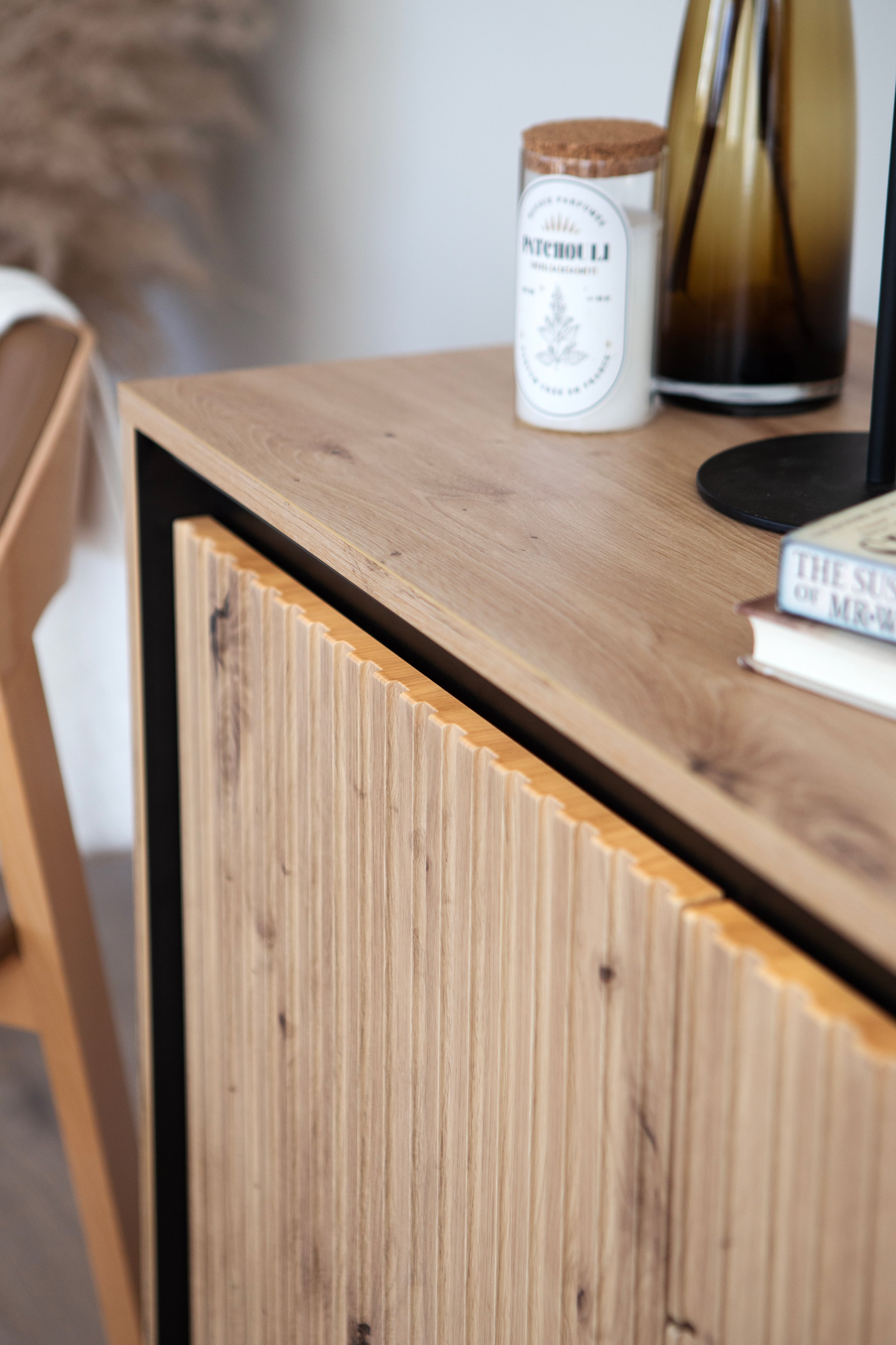 Vier­türige hohe Kommode Trend 98 cm mit LED Artisan-Eiche