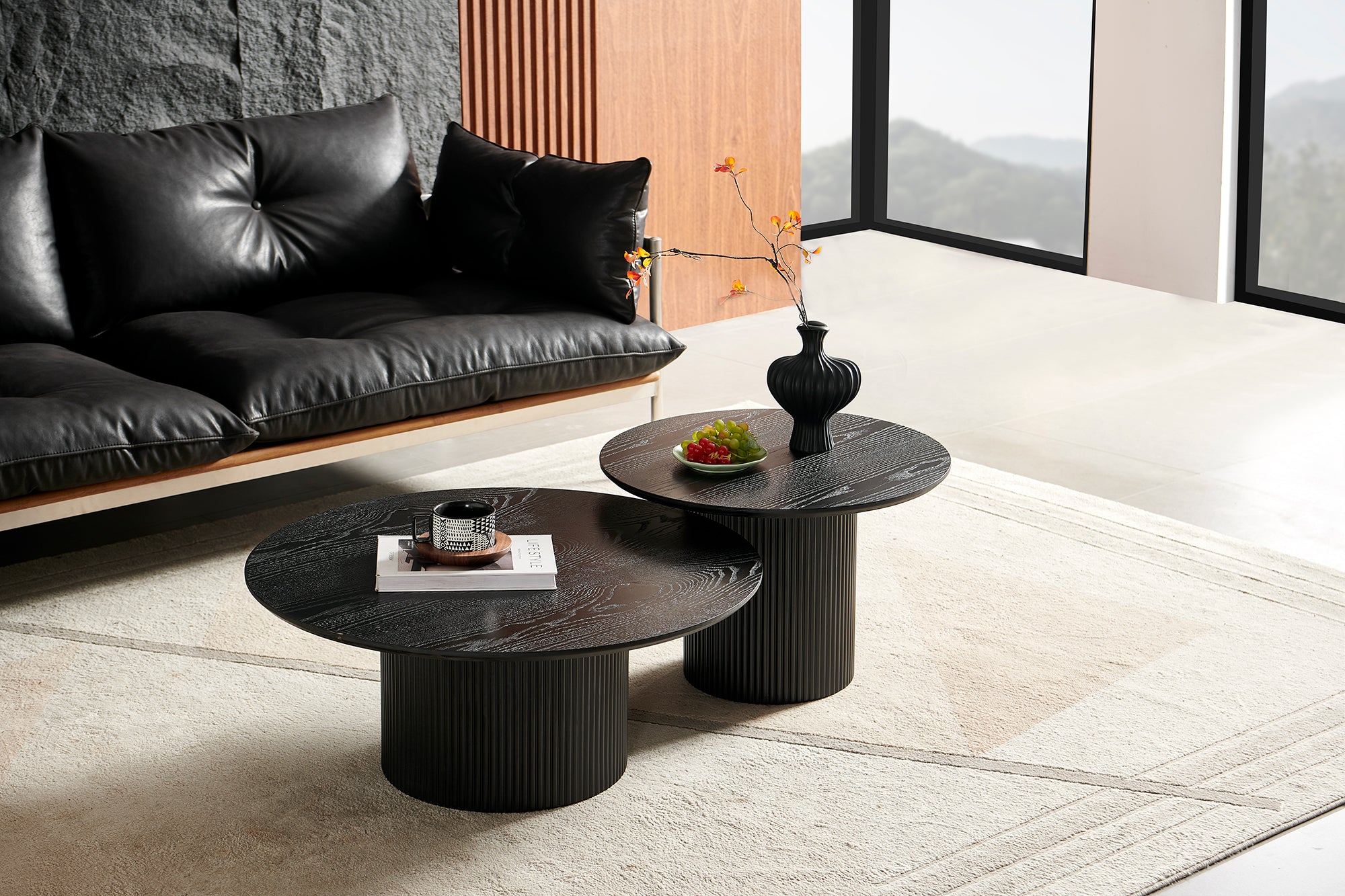 Runder Couchtisch Tarnel, Durchmesser 80 cm, furniert in schwarzer Esche