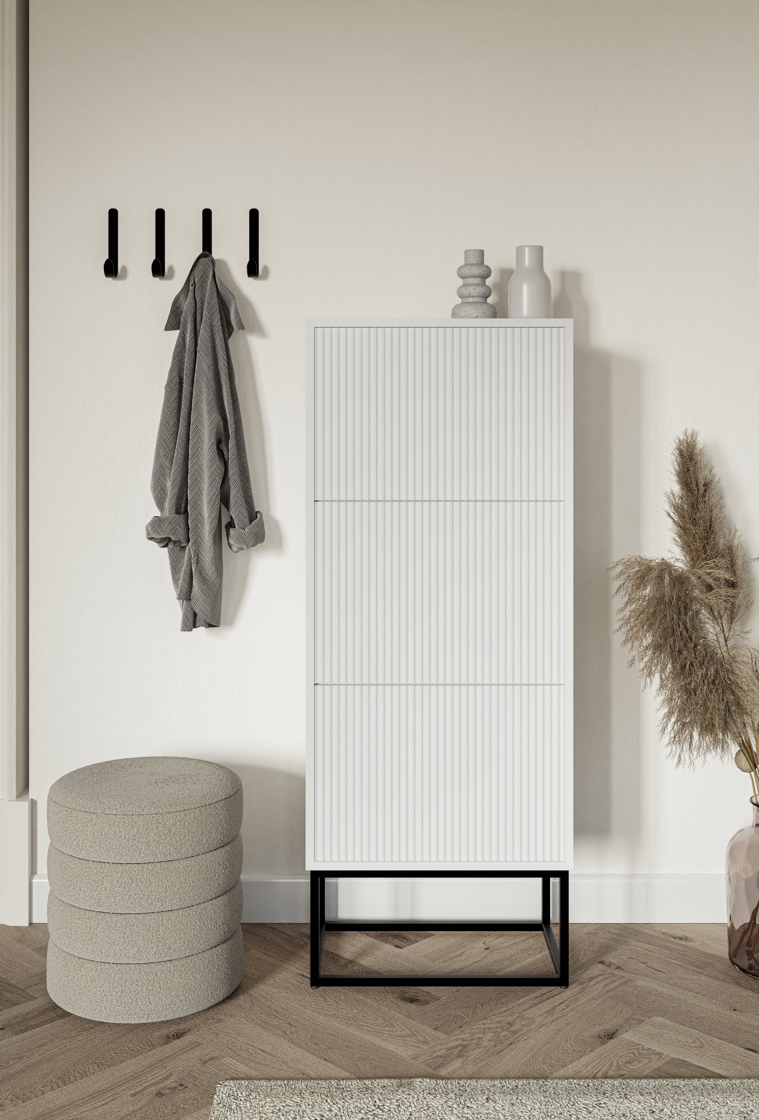 Schuhschrank Veldio mit gefräster Front und drei Fächern, 50 cm, Weiß mit schwarzen Beinen