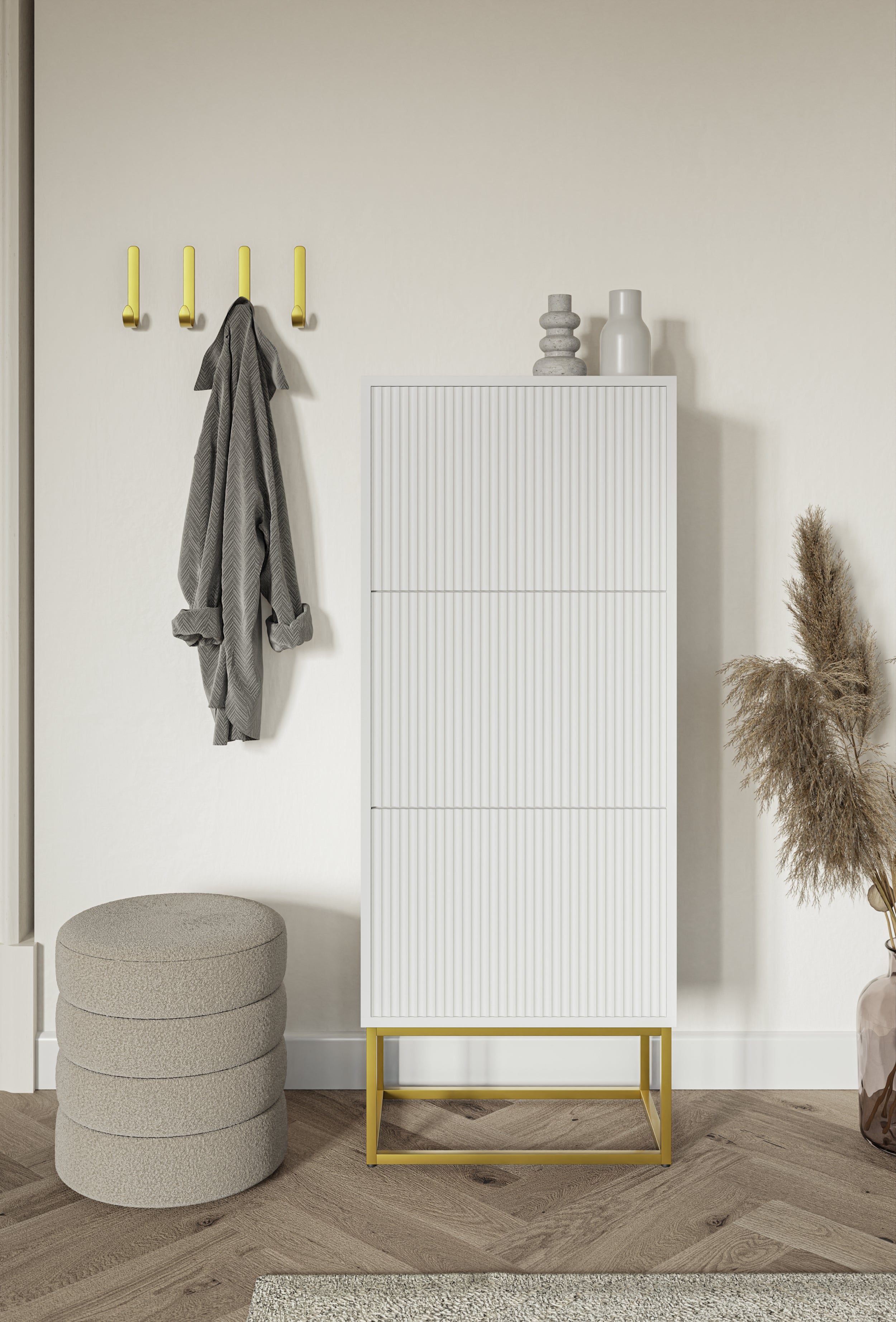 Schuhschrank Veldio mit gefräster Front und drei Fächern, 50 cm, Weiß mit goldenen Beinen