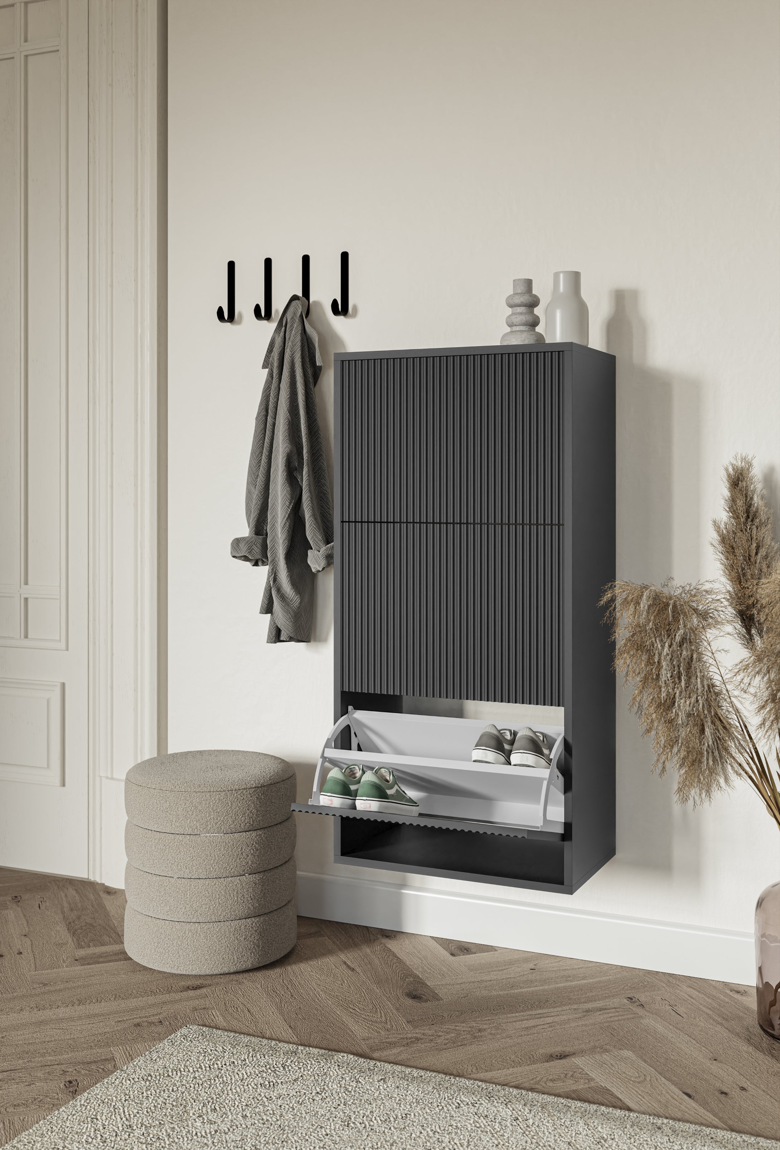 Veldio Schuhschrank mit gefräster Front und drei Fächern, 50 cm, schwarz, zum Aufhängen