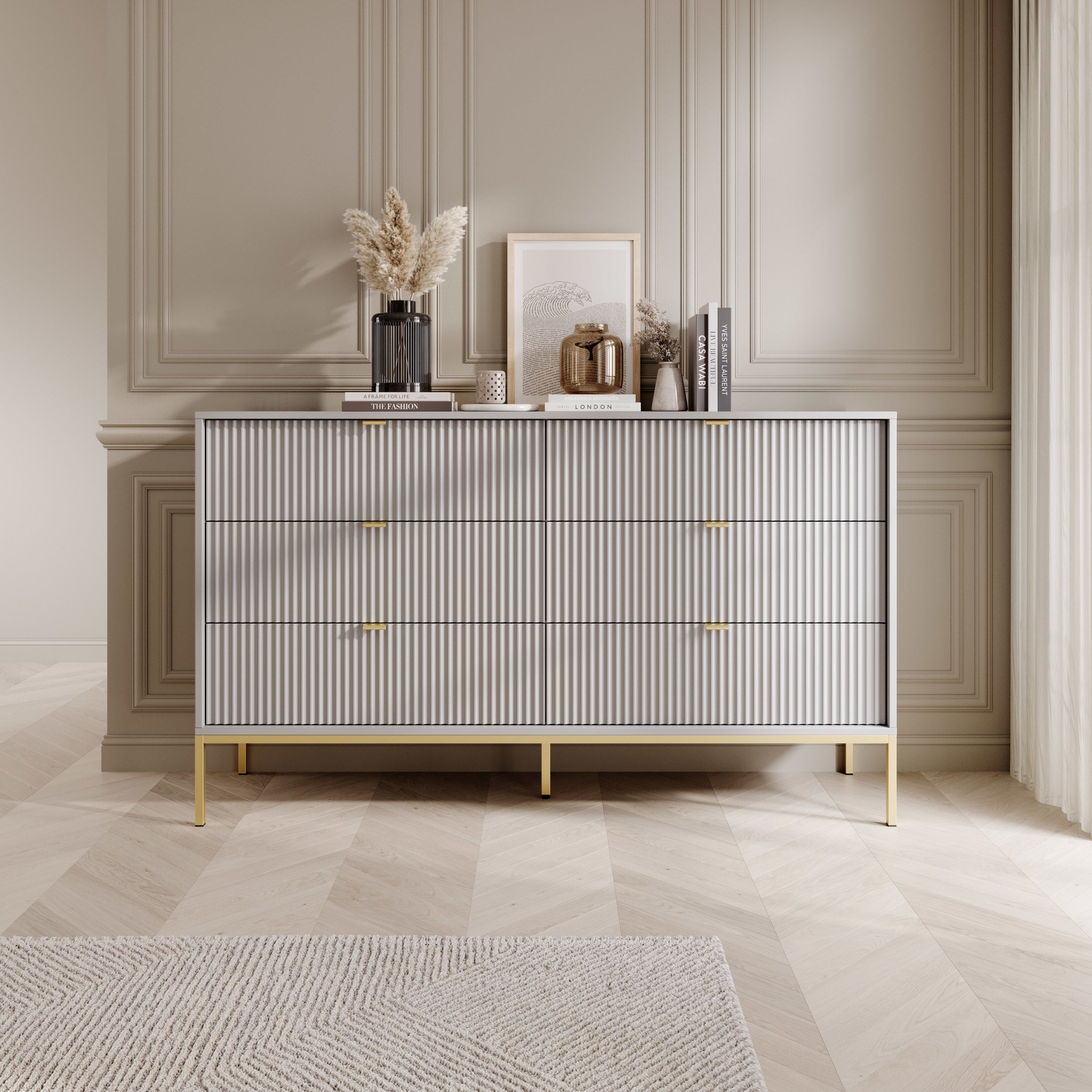 Sechsschubladige Kommode Vellore 154 cm grau mit gerillten Fronten und goldenem Gestell