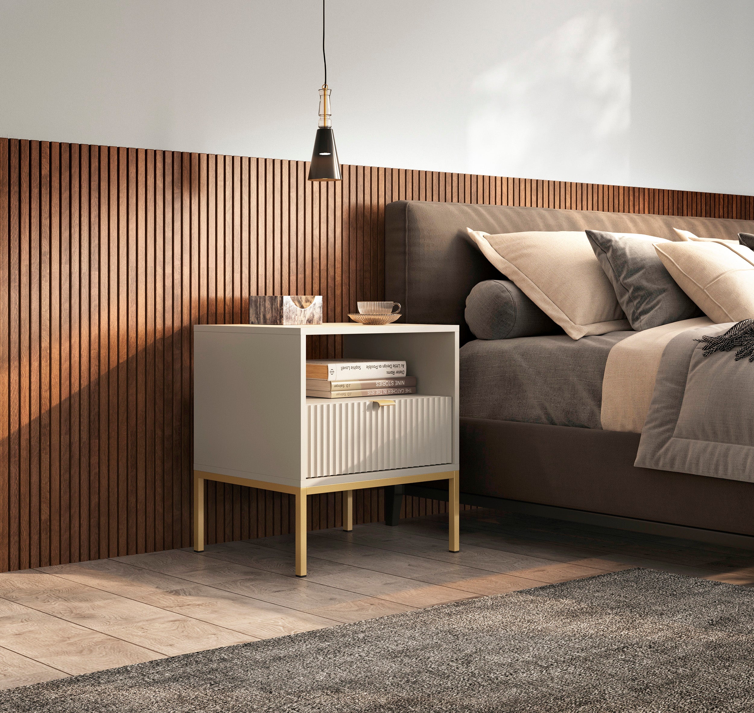 Nachttisch Vellore 54 cm Kaschmir mit geriffelter Front und goldenem Gestell
