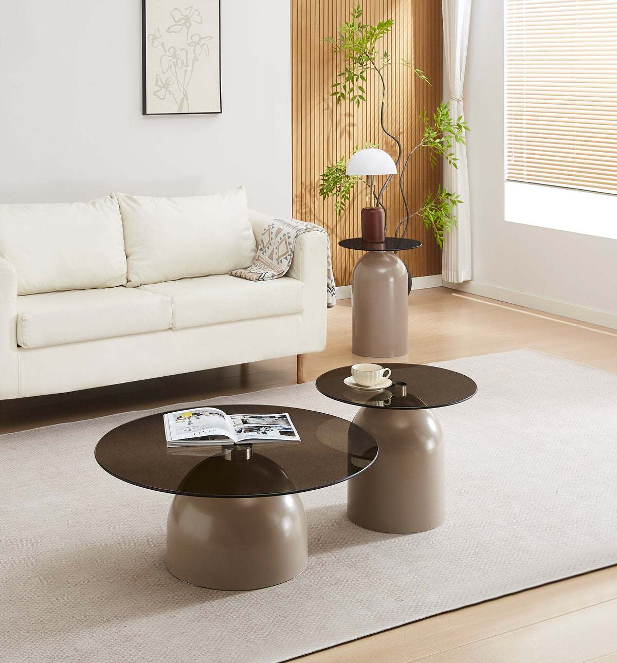Velmorra Couchtisch rund, Durchmesser 80 cm, mit rauchfarbenem Glasplatte und kaschmirfarbenem Metallgestell