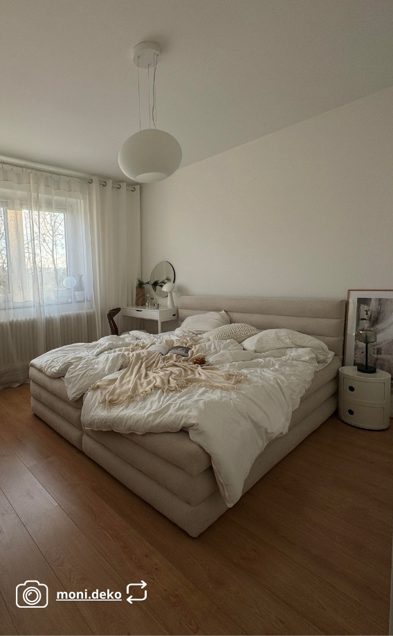 Kontinentales Bett 140x200 cm Alegre mit Topper und zwei Aufbewahrungsboxen, hellbeiger hydrophober Chenillestoff