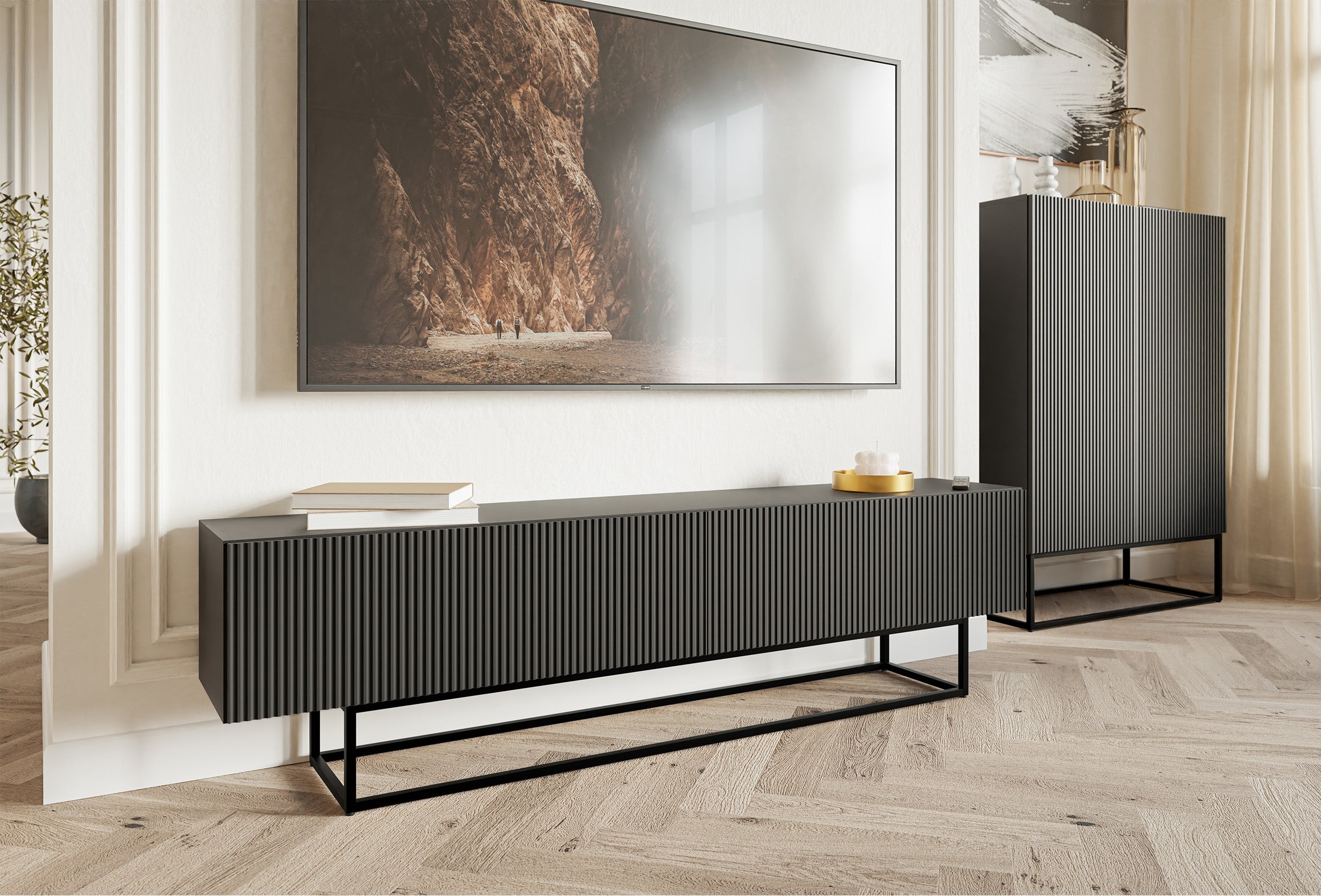 TV-Schrank Veldio mit gefräster Front 175 cm Schwarz mit schwarzen Beinen