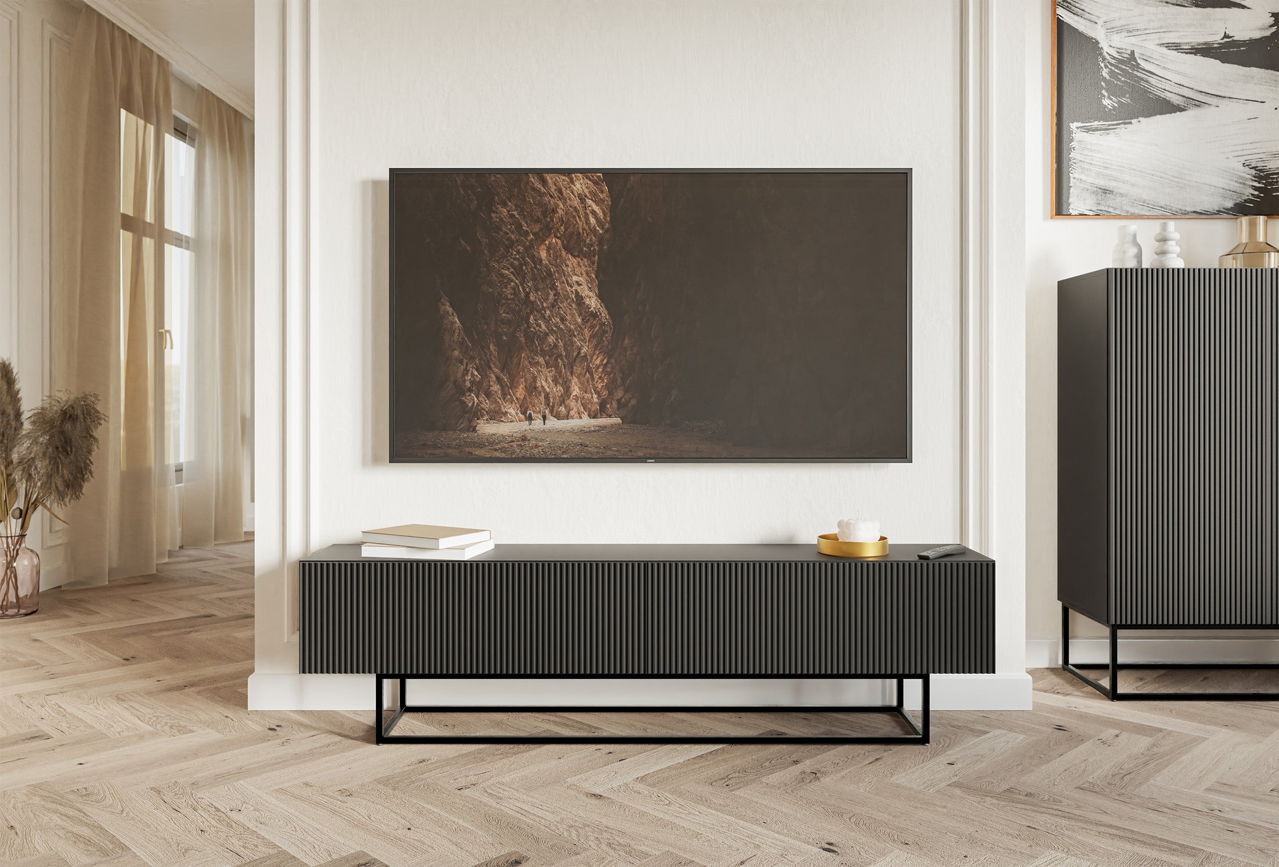 TV-Schrank Veldio mit gefräster Front 175 cm Schwarz mit schwarzen Beinen