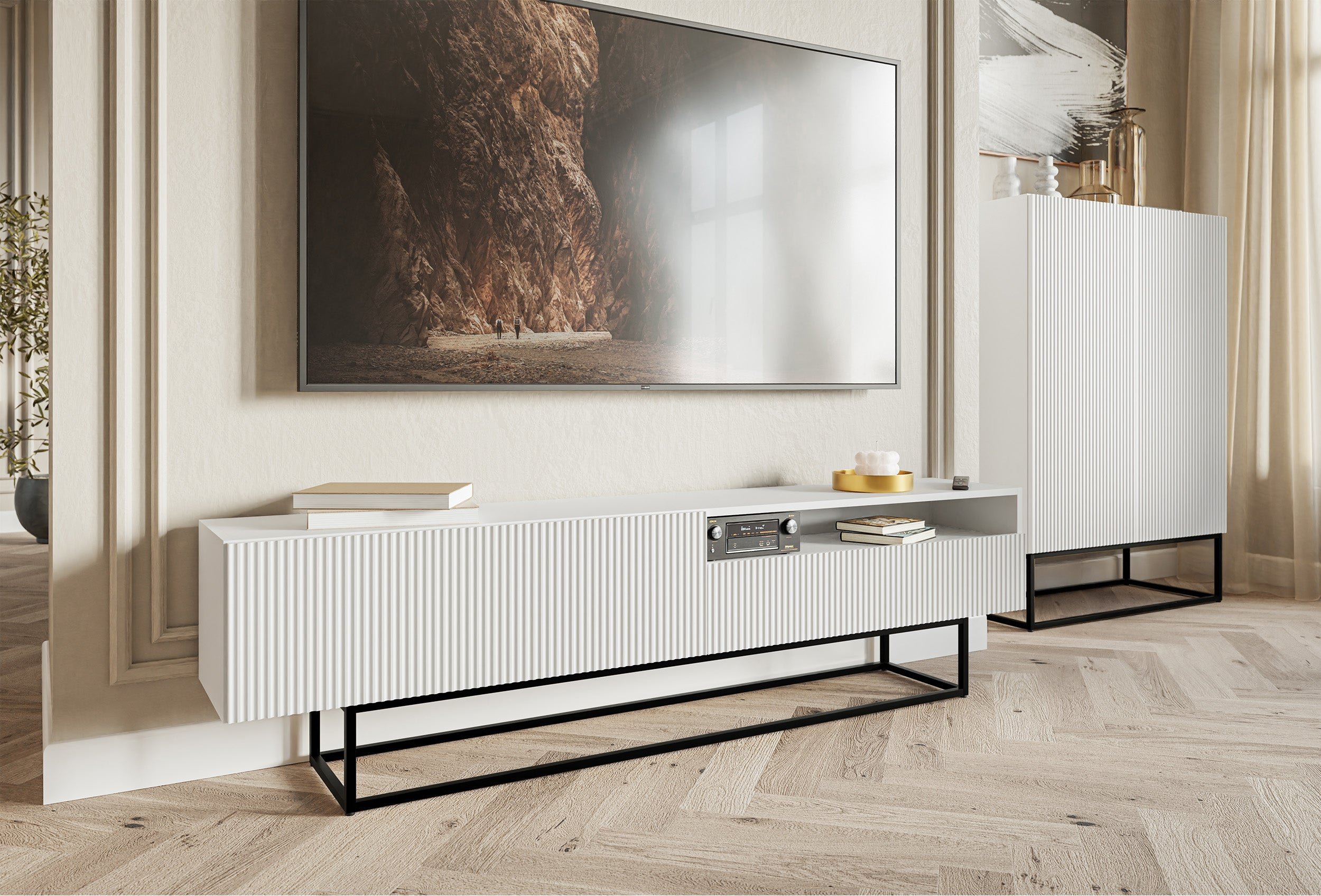 TV-Schrank Veldio mit gefräster Front und Nische, 175 cm, Weiß mit schwarzen Beinen
