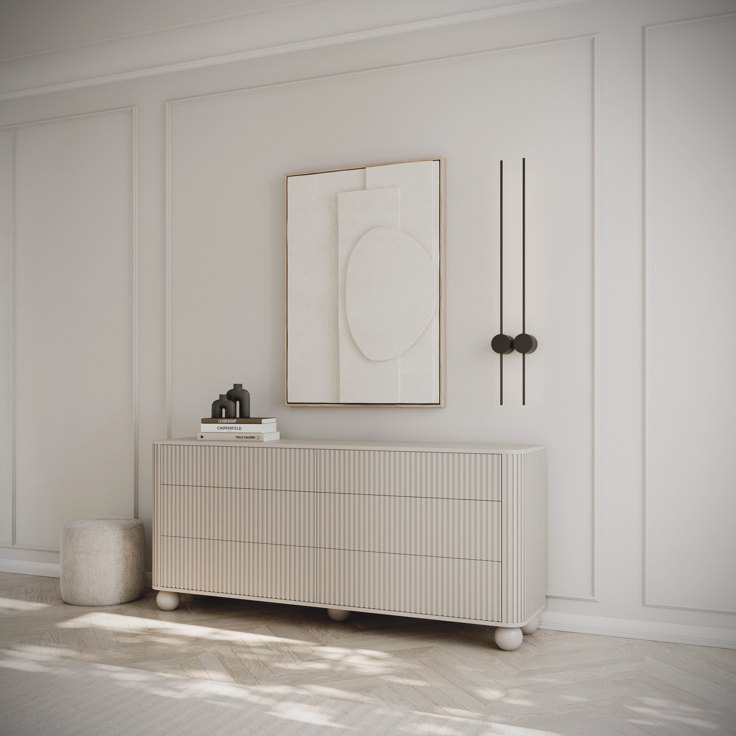 Kommode Arvello mit Fräsungen und sechs Schubladen, 168 cm, auf Kugelfüßen, beige sandfarben