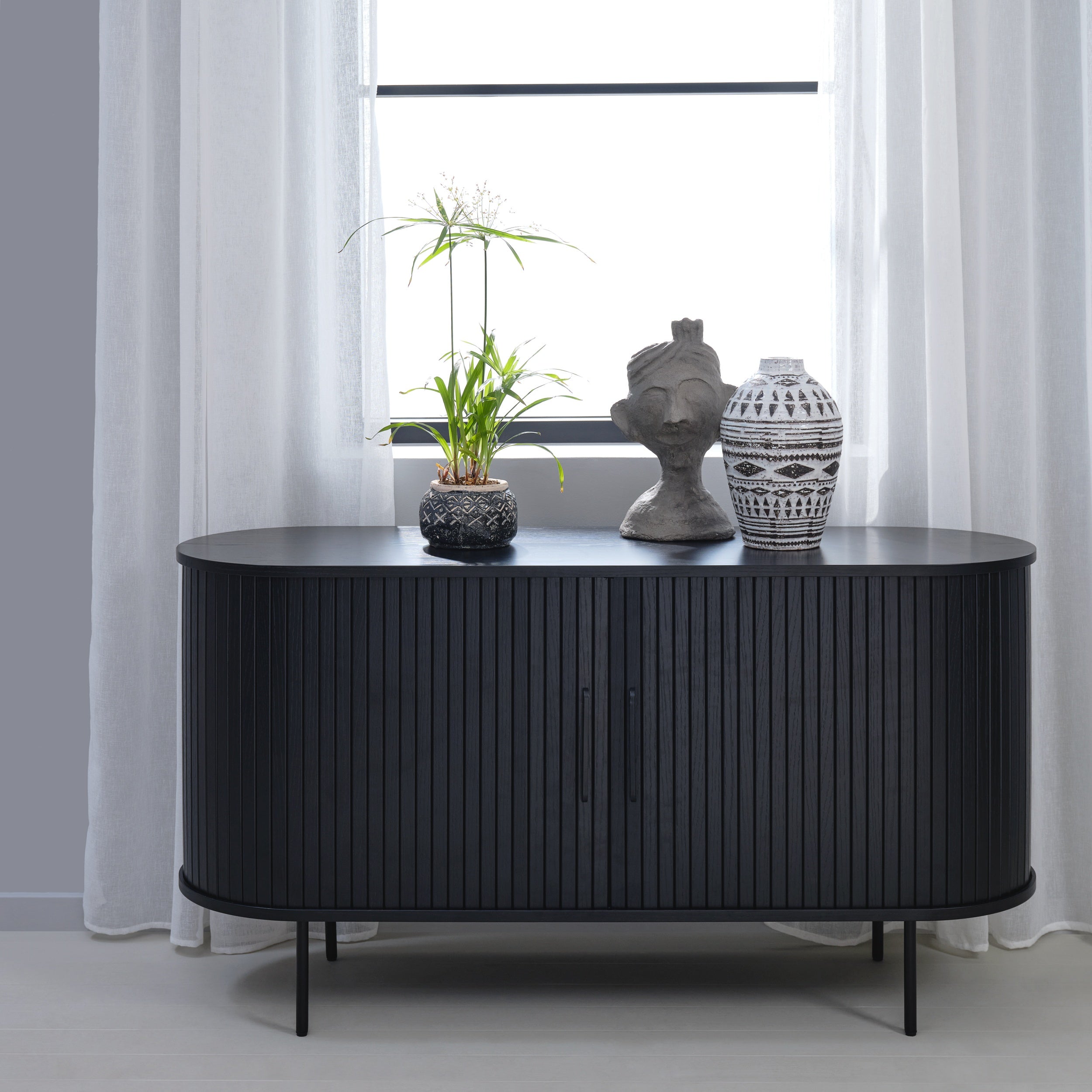 Kommode Gativel 140x76 cm Lamellen Eiche Schwarz