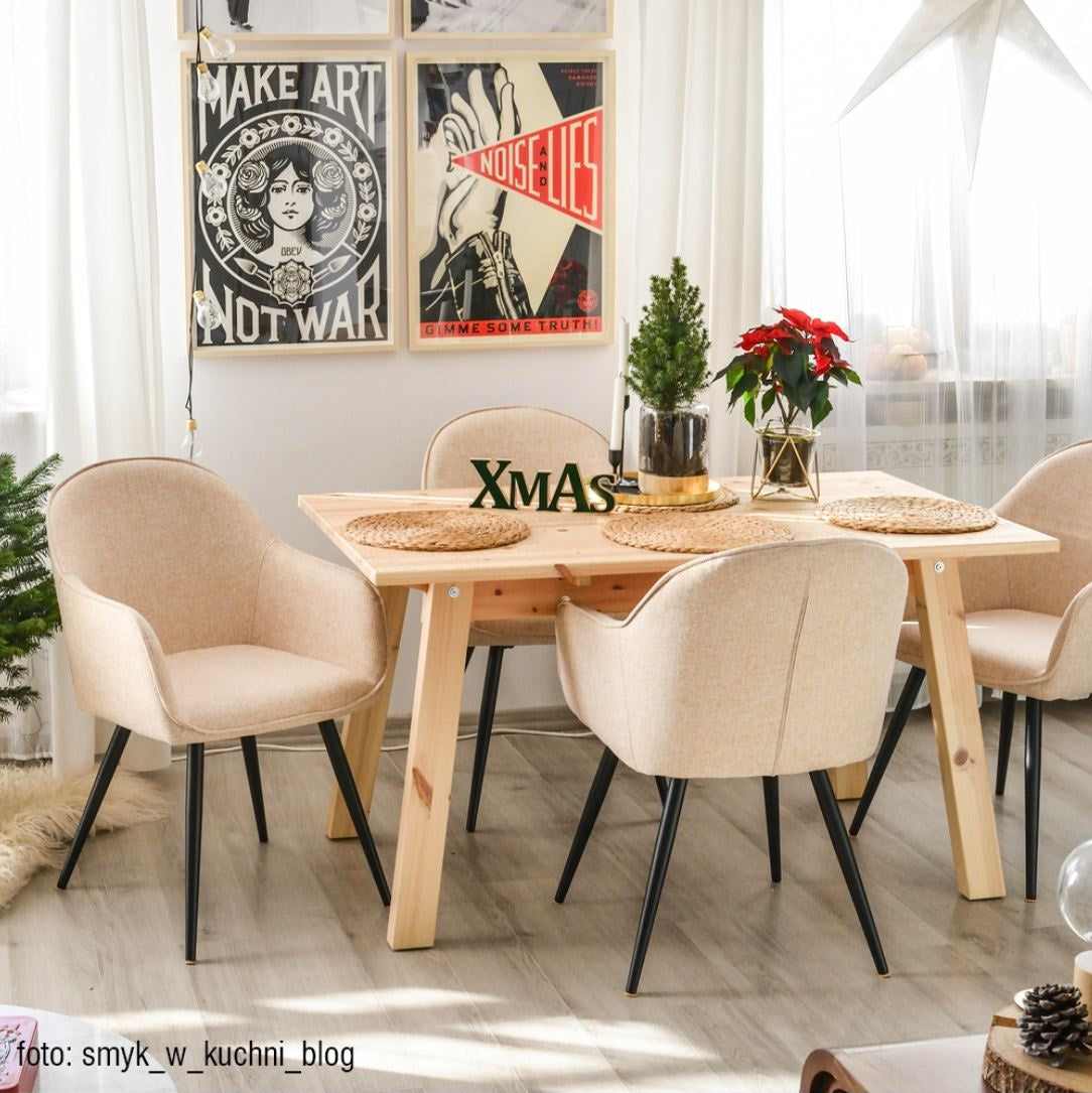 Bezogenes Stuhl mit Armlehnen Bill in Beige auf schwarzen Stahlbeinen