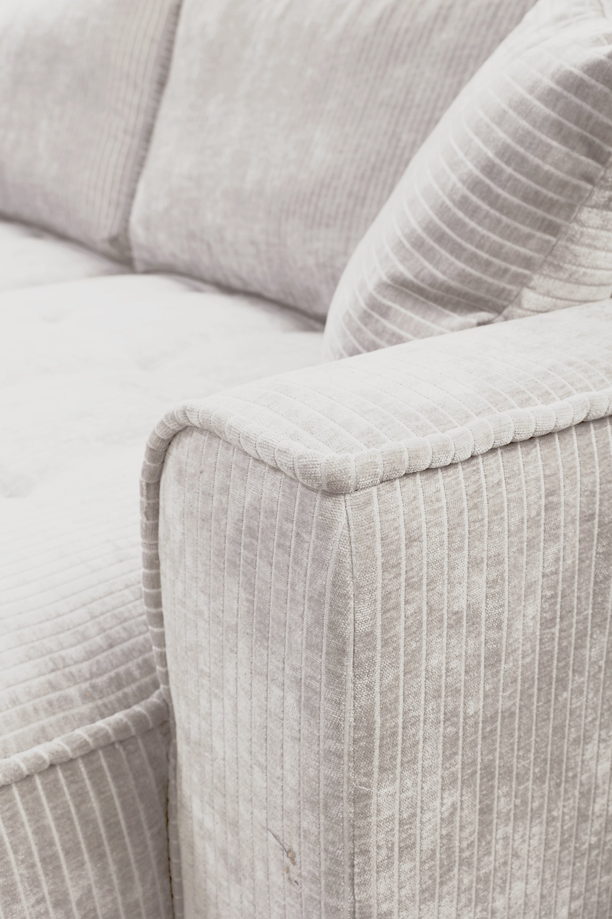 Ecksofa mit Schlafunktion Blues, L-förmig, rechtsseitig, mit Stauraum, hellbeige Cordstoff