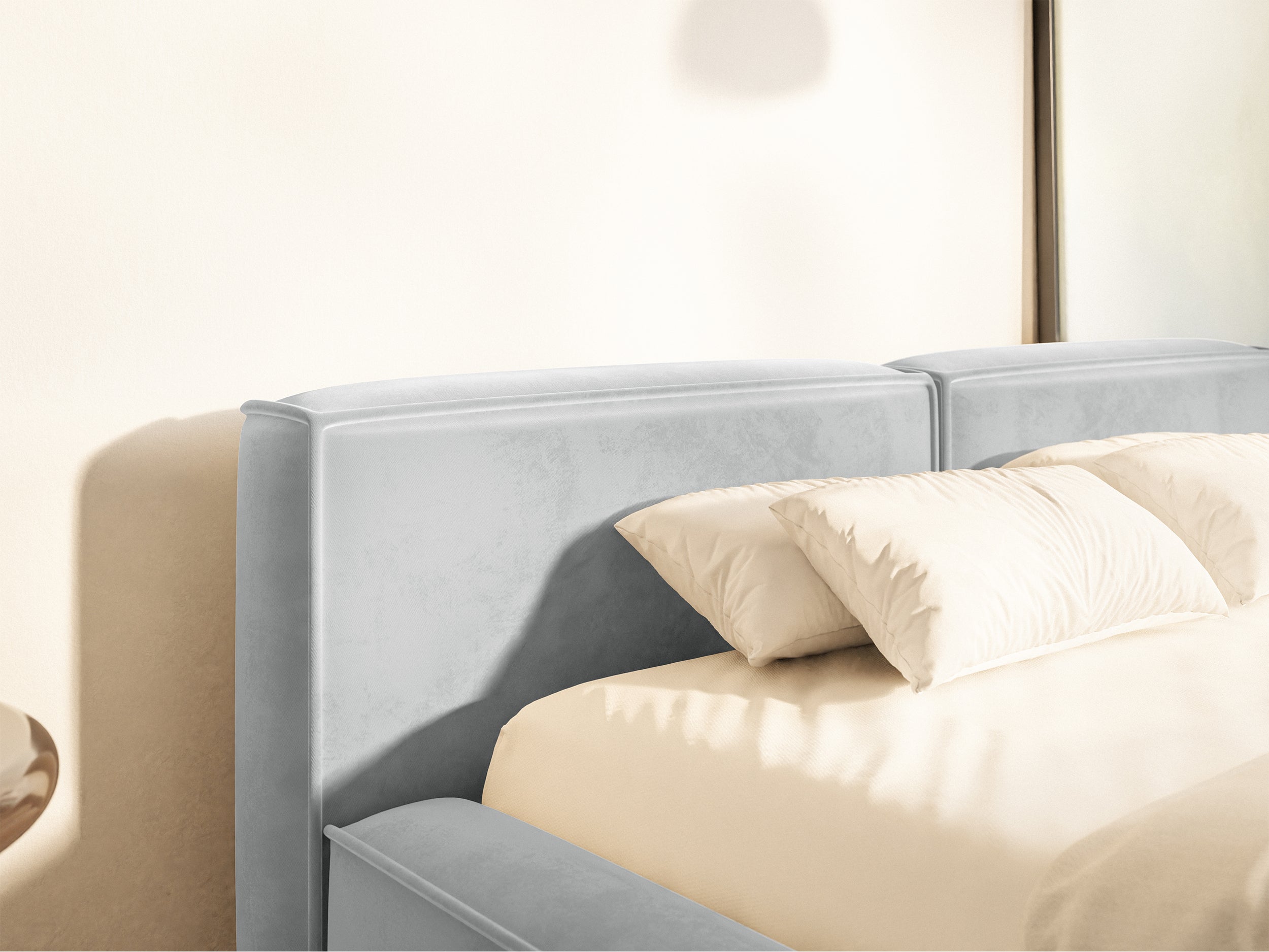 Polsterbett 140x200 cm Tilves Slim Low mit Stauraum, Metallrahmen, hellgrauer Samt