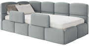 Jugendbett 90x200 cm Cloudy linksseitig mit Matratze, Stauraum und Schutzgittern, grauer Velours, wasserabweisend und pflegeleicht