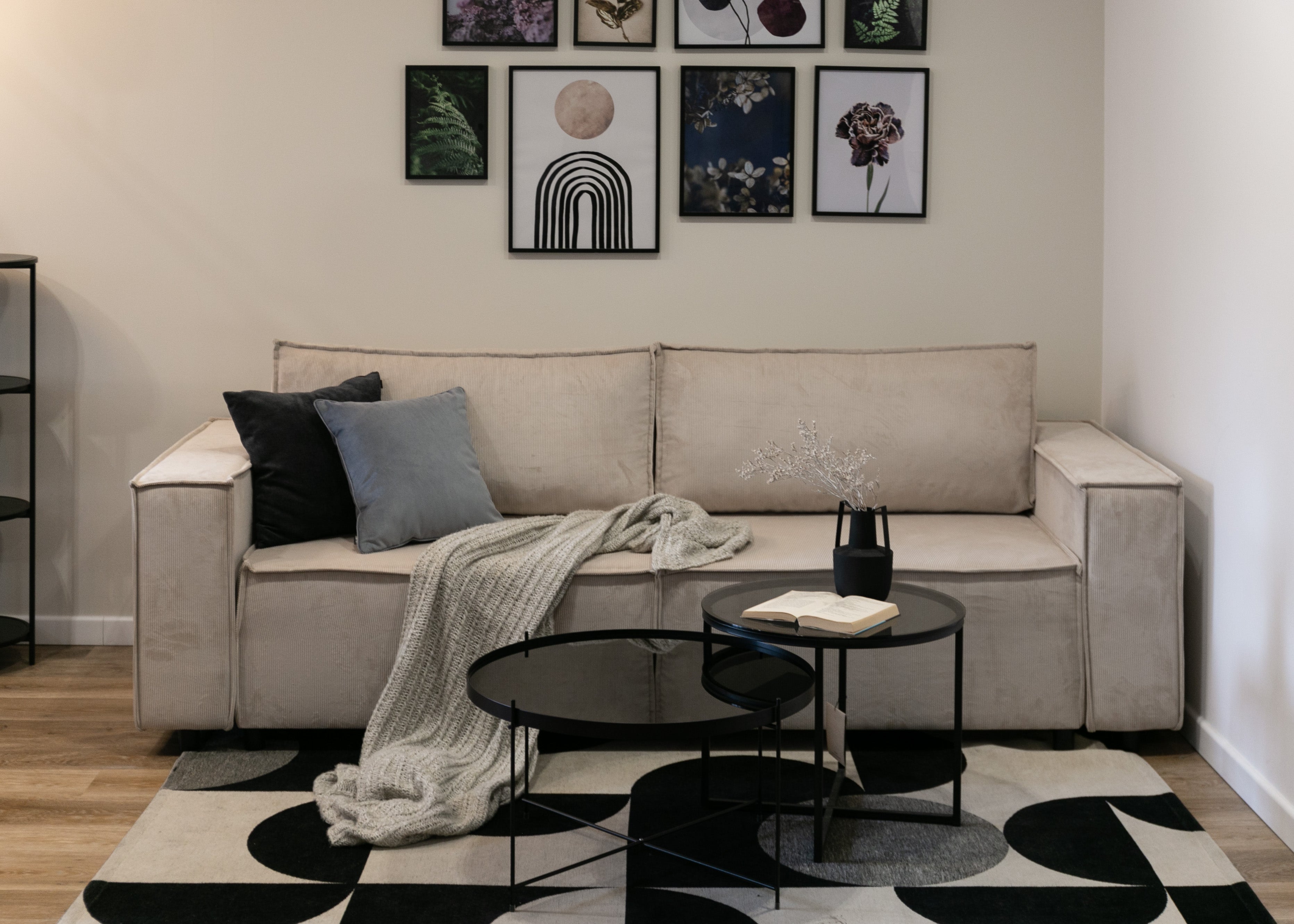 Dreisitziges ausklappbares Sofa Copertino, beige Cord