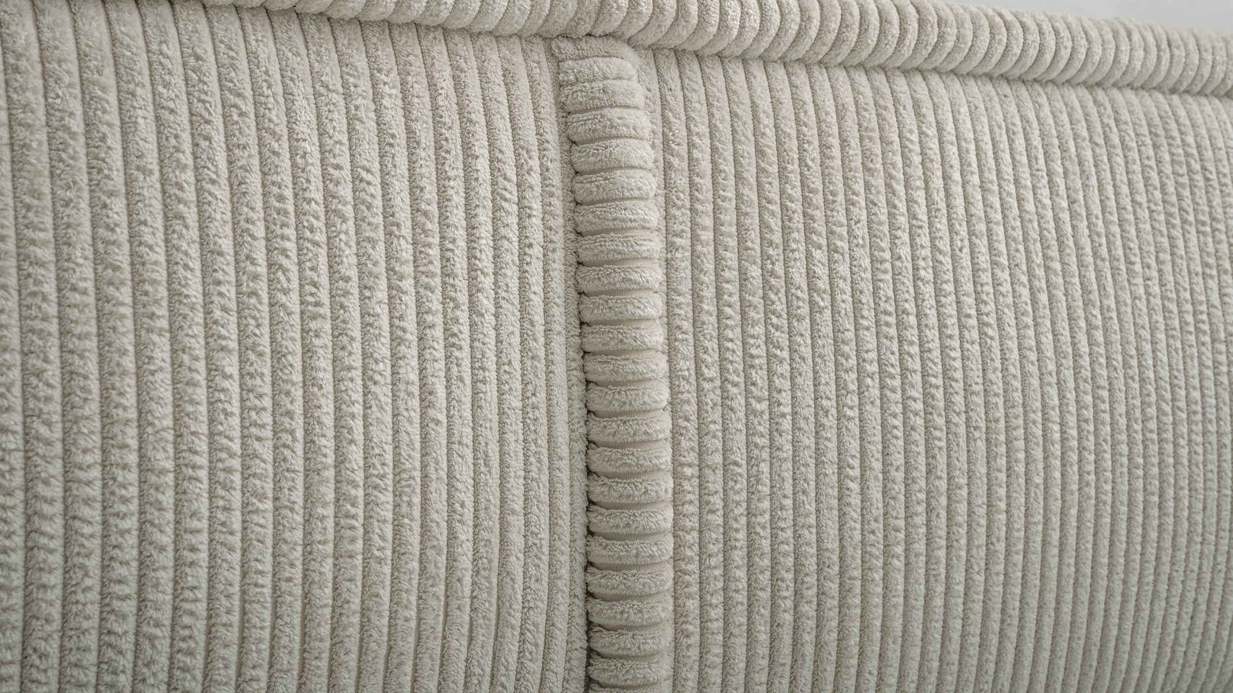Polsterbett 160x200 cm Cordo mit Bettkasten, Holzlattenrost, hellbeige Cordstoff