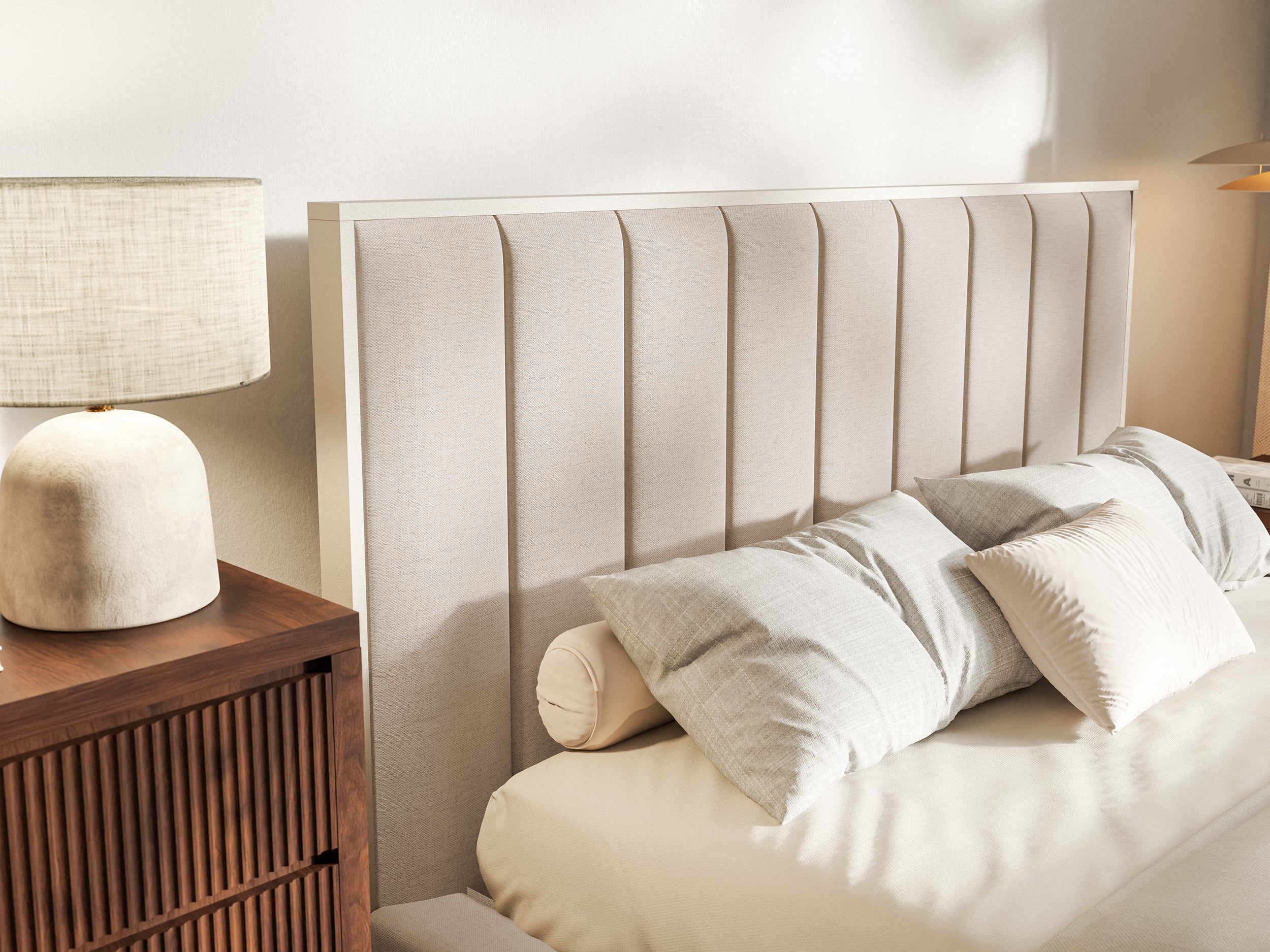 Polsterbett 160x200 cm Togents mit LED-Beleuchtung, beige, hydrophobes Chenille