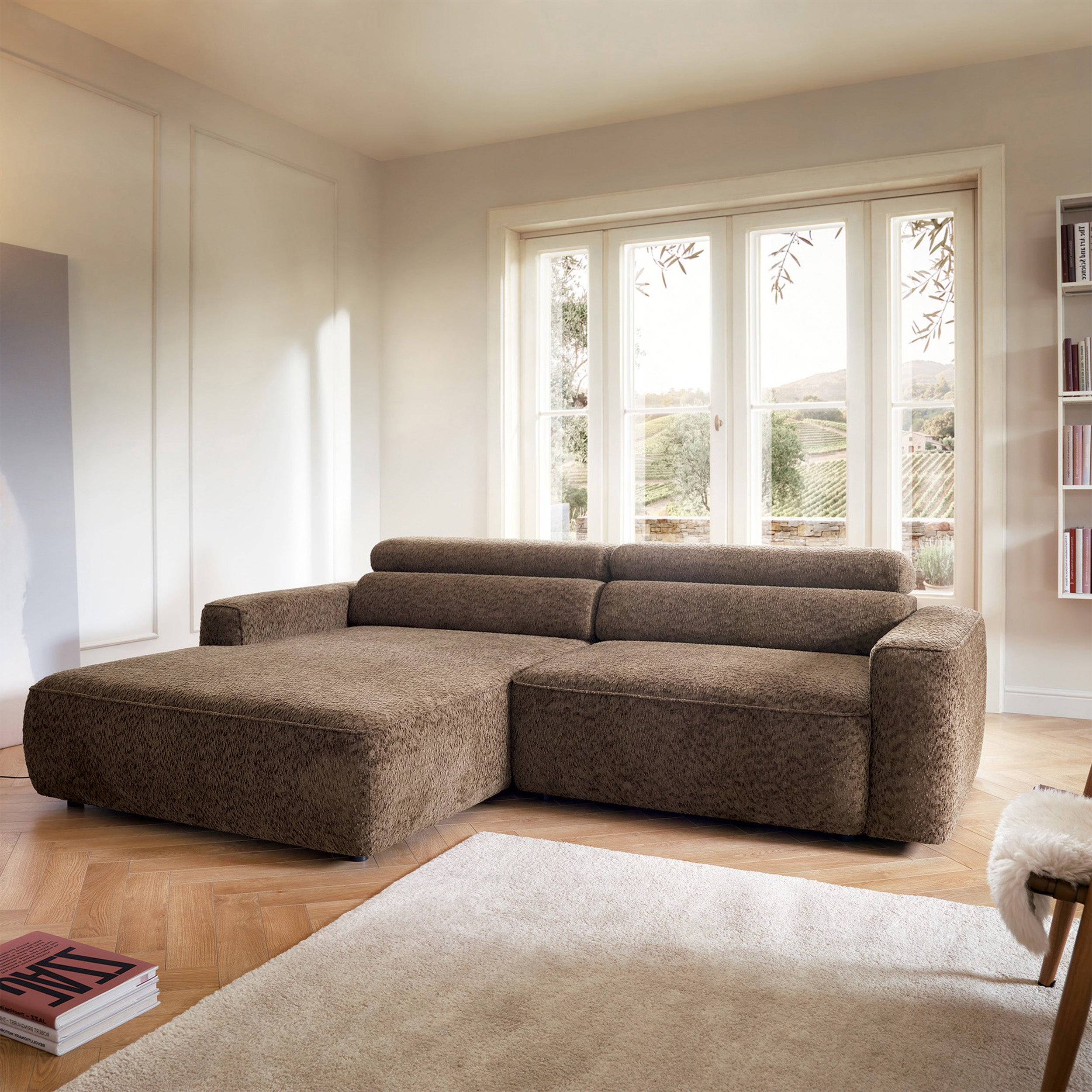 Ecksofa Fando mit elektrisch ausziehbarem Sitz, L-förmig, linksseitig, brauner Chenille-Bezug