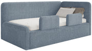 Jugendbett 90x200 cm Fanklo rechtsseitig mit Matratze, Stauraum und blauen, wasserabweisenden Plüsch-Gittern