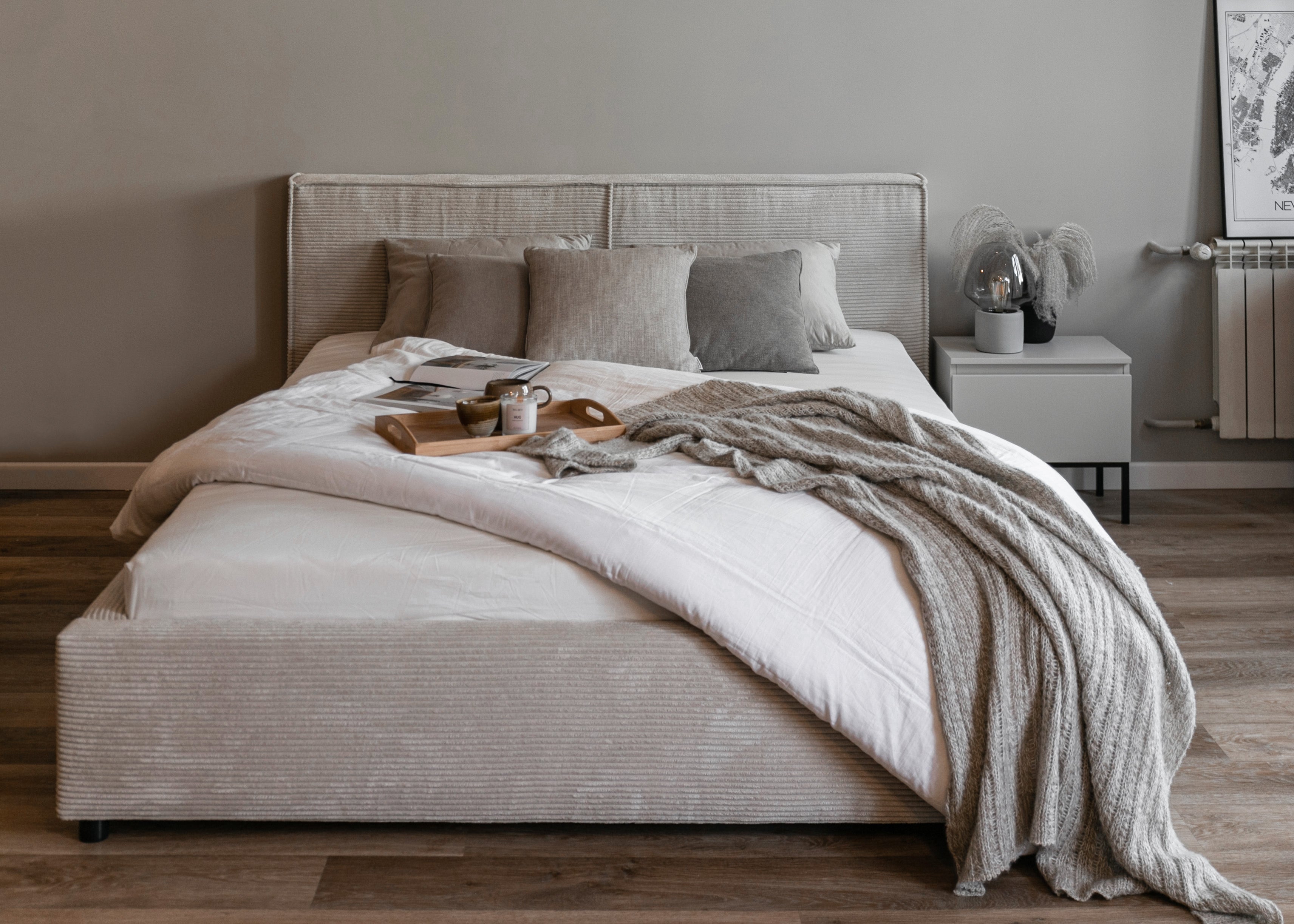 Gepolstertes Bett 160x200 cm Farese mit Stauraum und Gasdruckfeder, grau-beige Cordstoff