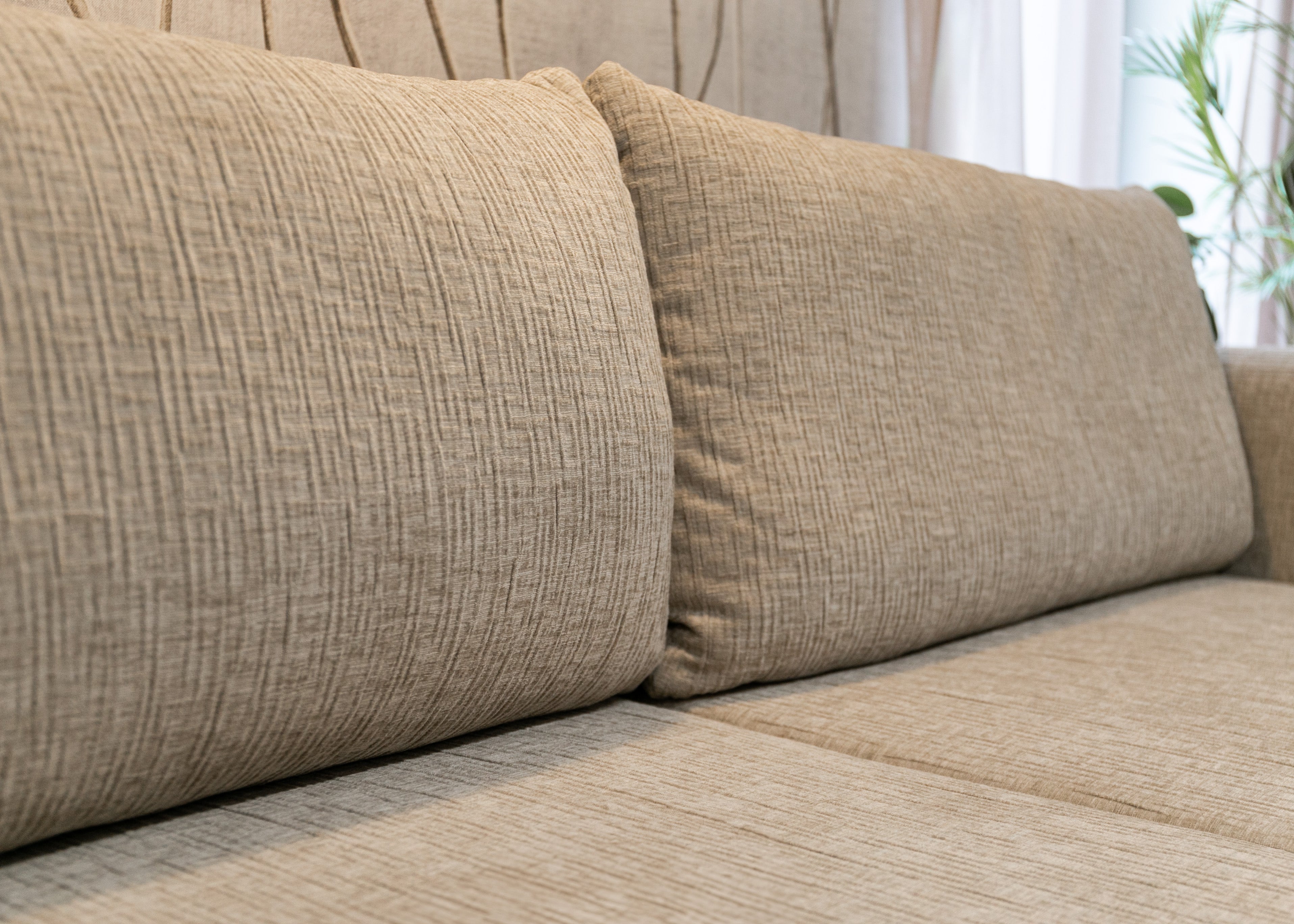 Dreisitziges ausklappbares Sofa Candeiro mit Stauraum, beige Chenille