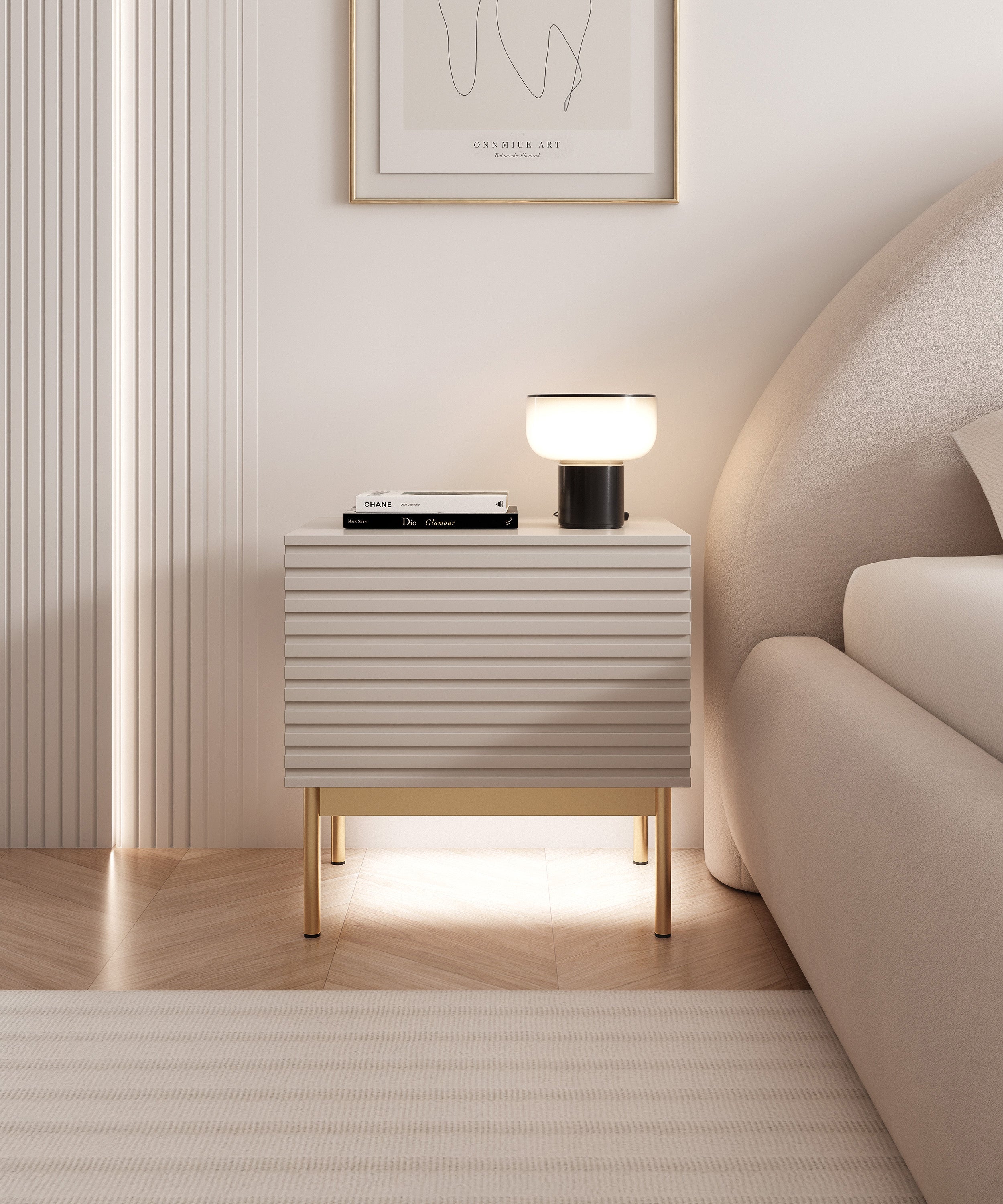 Nachttisch Linearis mit klappbarem Fach und LED-Beleuchtung, 46 cm, Kaschmir auf goldenen Beinen
